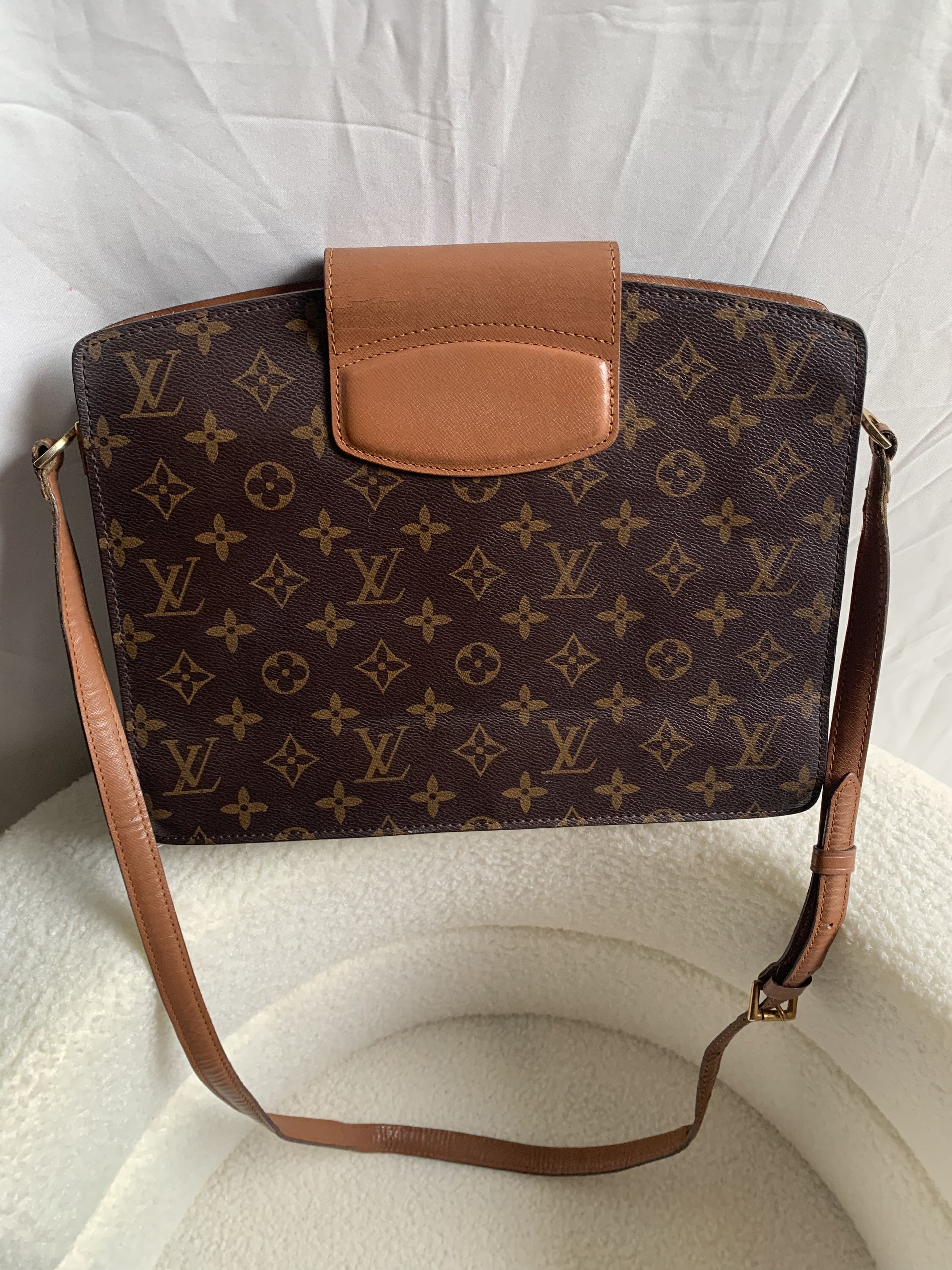 Louis Vuitton Louis Vuitton Courcelles Monogram Shoulder Messenger Bag Size ONE SIZE - 3 Thumbnail