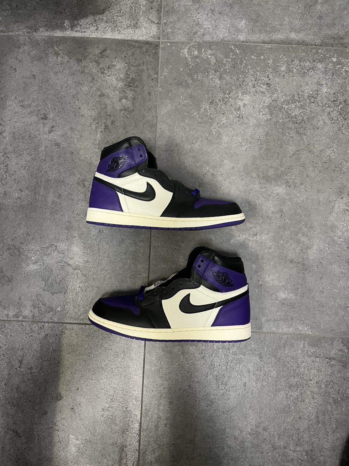 Nike Jordan 1 High OG Court purple Size US 10 / EU 43 - 1 Thumbnail