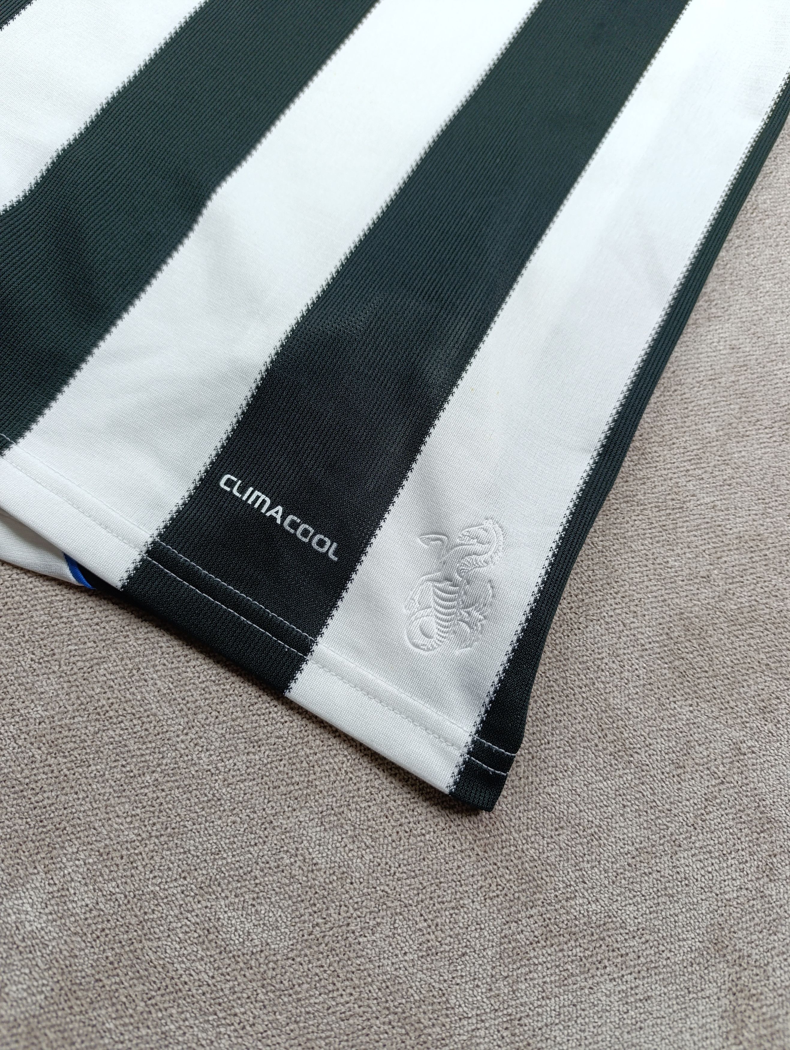 Adidas 2009-10 NEWCASTLE ADIDAS HOME SHIRT JERSEY SIZE 2XL Size US XXL / EU 58 / 5 - 4 Thumbnail