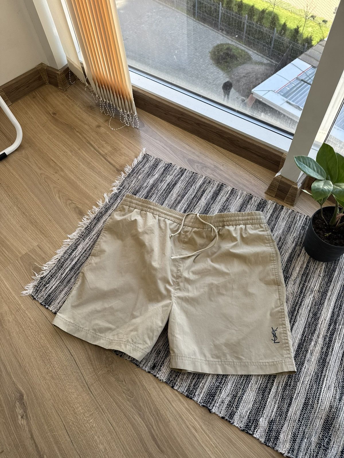 Vintage × Yves Saint Laurent Yves Saint Laurent vintage Nylon Short Size US 32 / EU 48 - 4 Thumbnail