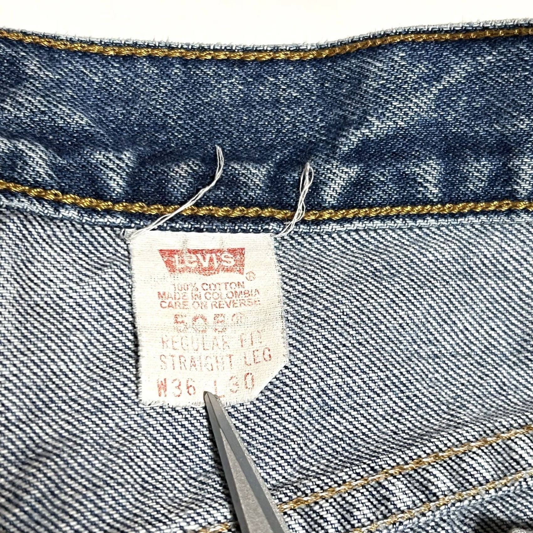 Levi's VINTAGE Levi's 505 Regular Fit Jeans Blue Distressed 34x30 Mens Regular Jeans Plain 5-Pocket Belt Loops Cotton Denim Size US 34 / EU 50 - 7 Thumbnail