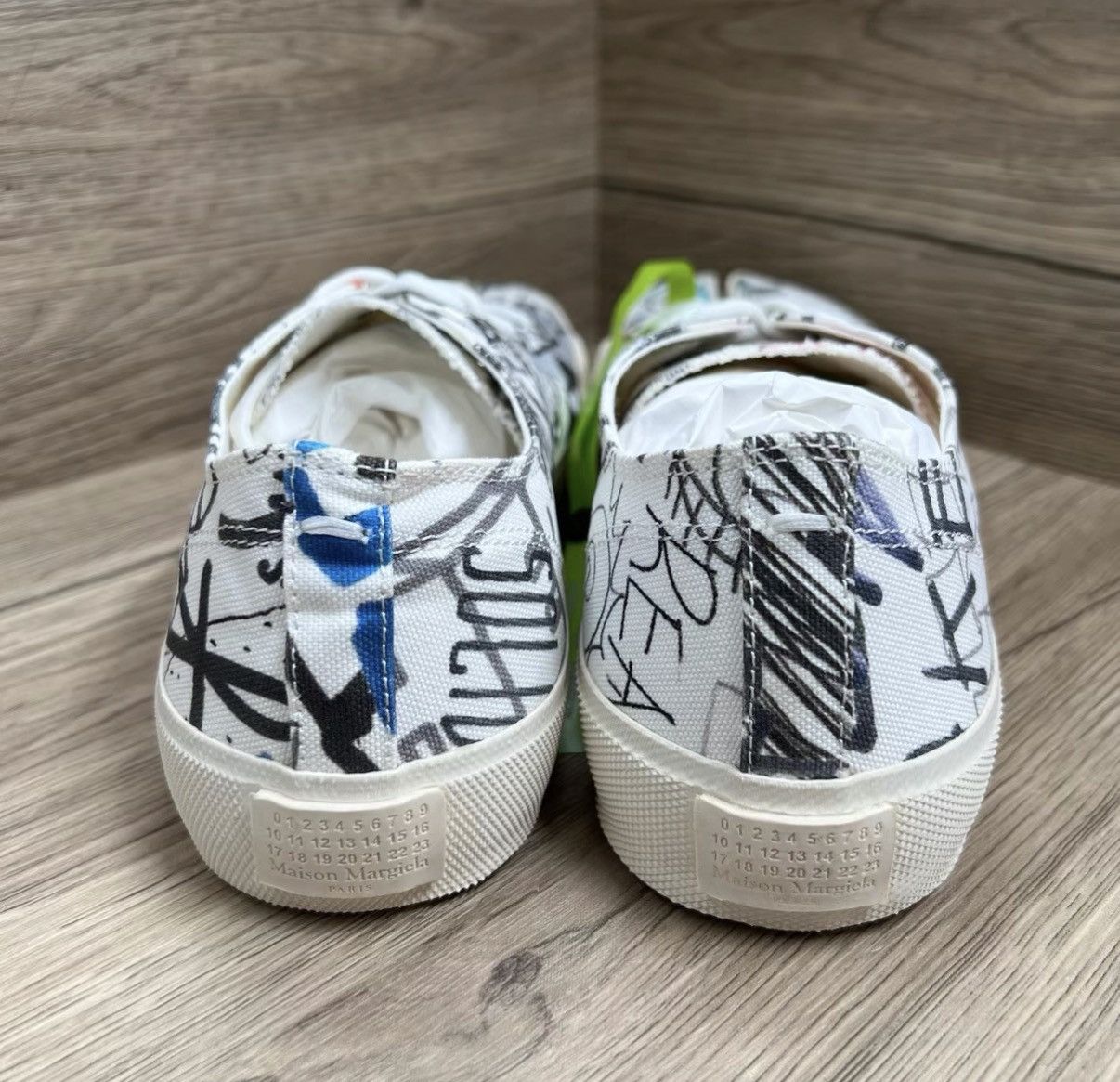 Maison Margiela Maison Margiela Tabi White Graffiti Split-Toe Shoes J41 Size US 8 / EU 41 - 6 Thumbnail