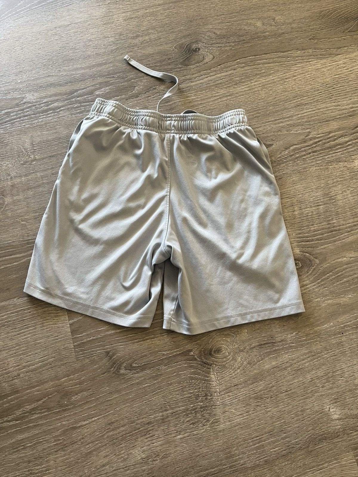 Under Armour - Under armour Gray boys Sweat shorts Size US 26 / EU 42 - 2 Thumbnail