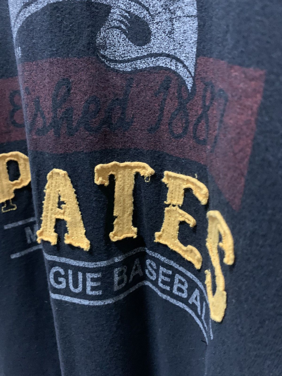 Uniqlo Vintage Y2K Uniclo MLB Pitttsburgh Pirates T-Shirt Size US XL / EU 56 / 4 - 7 Thumbnail