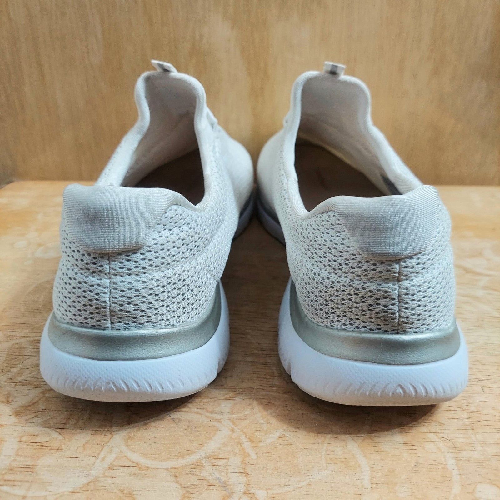 SKECHERS Skechers Summits Women's US 9.5 White Silver Running Shoes Size US 9.5 / IT 39.5 - 3 Thumbnail