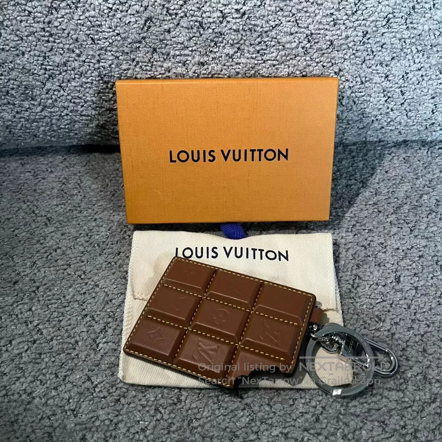 Louis Vuitton Louis Vuitton Brown Logo Leather Charm. Size ONE SIZE - 1 Thumbnail