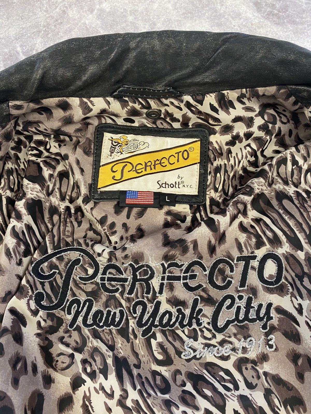 Schott Schott Perfecto Leather Jacket with Metal Studded Size: L Size L / US 10 / IT 46 - 2 Thumbnail