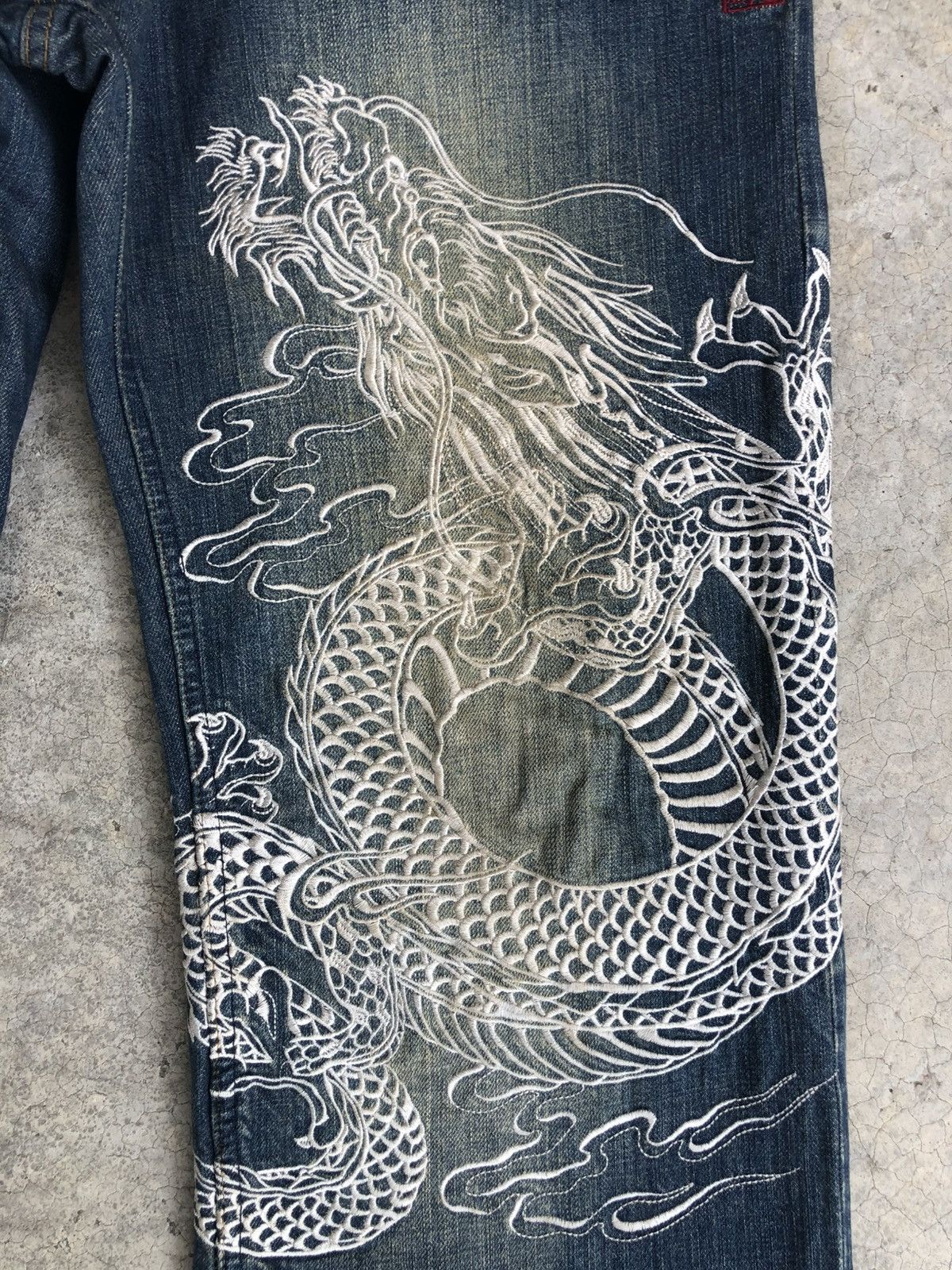 Karakuri Tamashii Karakuri Tamashii Embroidered Jeans Distressed Deni Size US 38 / EU 54 - 9 Thumbnail