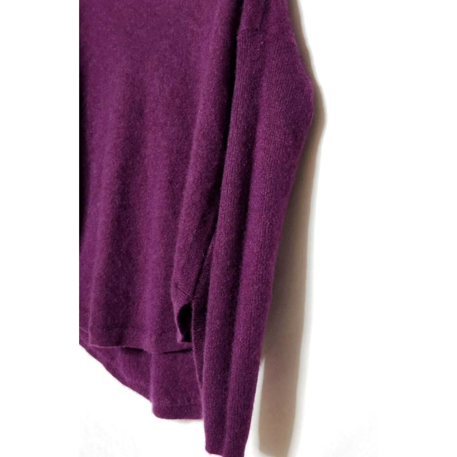 Saks Fifth Avenue Saks Fifth Avenue Womens XS 100% Cashmere Turtleneck Sweater Pullover Shirt Pullover Size XS / US 0-2 / IT 36-38 - 3 Thumbnail