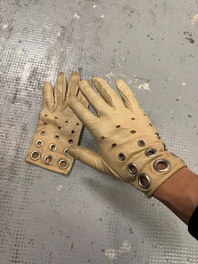 Hermes 1990s Hermès Eyelet Beige Leather Gloves Size ONE SIZE - 2 Thumbnail