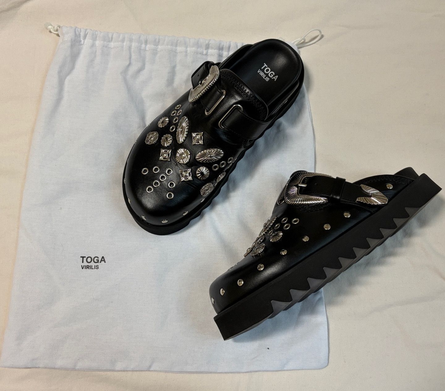 TOGA VIRILIS Toga Virilis studded leather slippers Pulla mules Shoes Size US 8 / EU 41 - 7 Thumbnail
