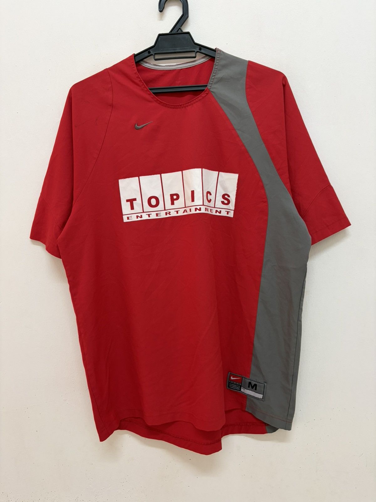 Nike VINTAGE LATE 90s 🔥 TOPICS ENTERTAINMENT NIKE TEAM JERSEY Size US M / EU 48-50 / 2 - 1 Thumbnail