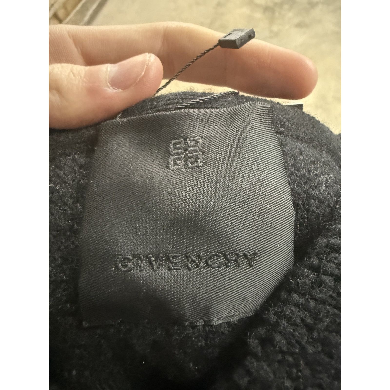 Givenchy Givenchy Zip Hoodie Fleece Black Yellow Used Medium(Fits XL) Size US XL / EU 56 / 4 - 6 Thumbnail