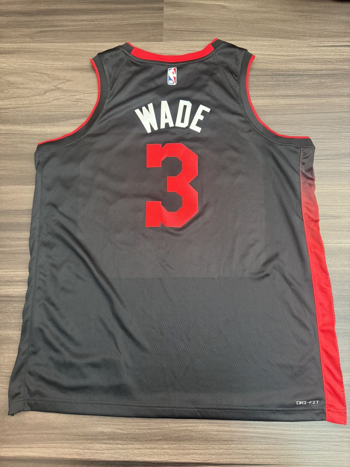 Nike Miami Heat Dwayne Wade #3 NBA 2023/24 City Edition Jersey Size US XL / EU 56 / 4 - 7 Thumbnail