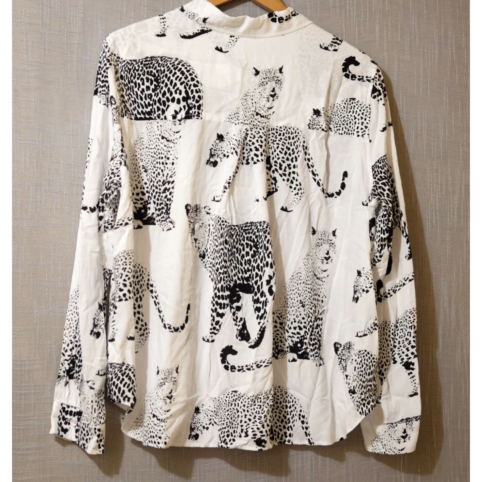Vintage EUC Jane Delancey Leopard Print Button Up Blouse Womens XL Rayon Black/White Button Up Casual 100% Rayon Leopard Womens XL Blouse Jane delancey Womens Size XL / US 12-14 / IT 48-50 - 5 Thumbnail