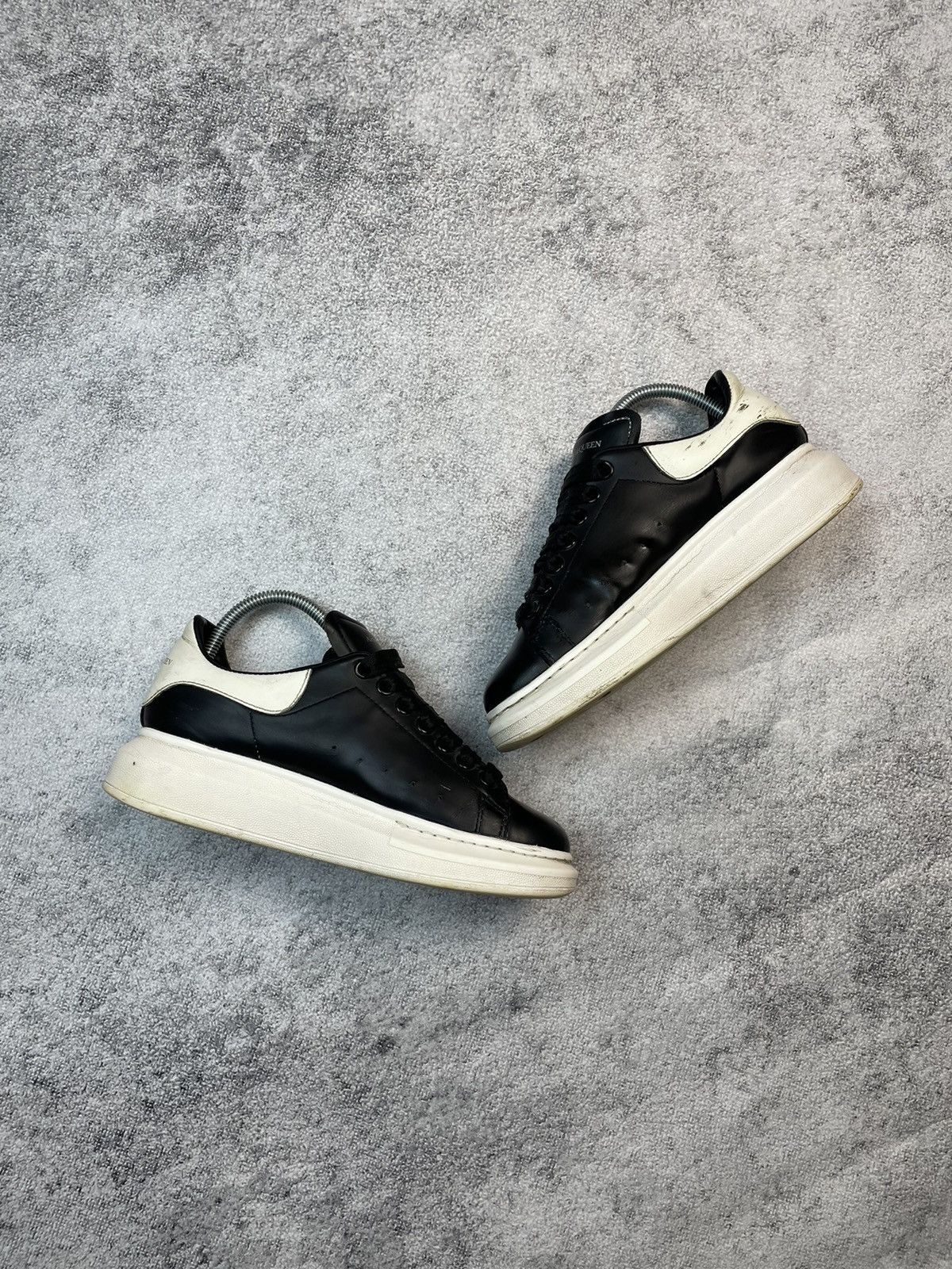 Alexander McQueen Alexander McQueen Leather Sneakers White Size US 6 / IT 36 - 10 Thumbnail