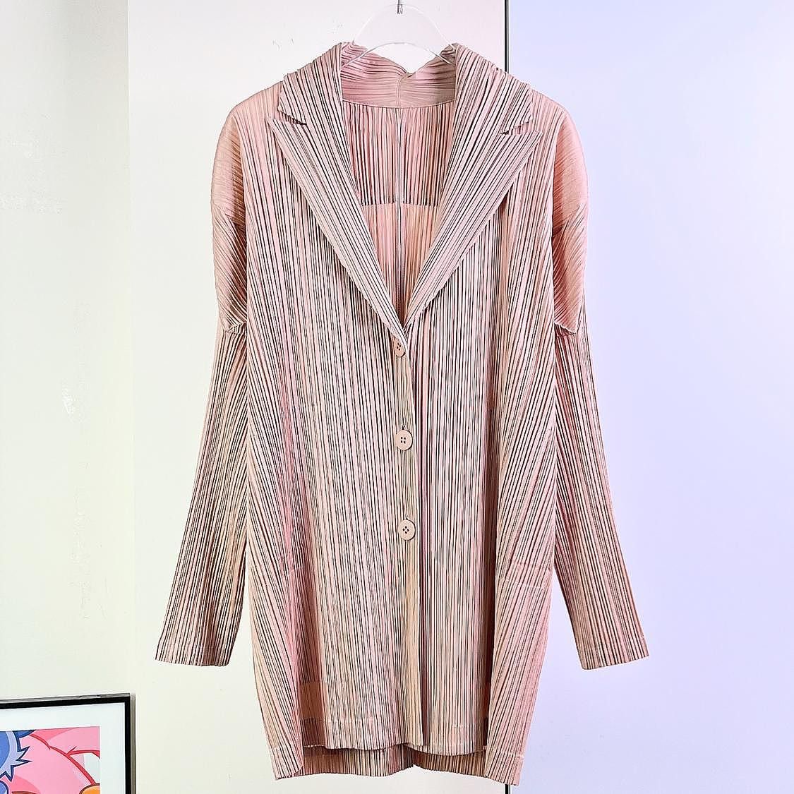 Pleats Please Issey Miyake Pleats Please Issey Miyake Pleated Button Jacket Size 3 Size M / US 6-8 / IT 42-44 - 1 Thumbnail
