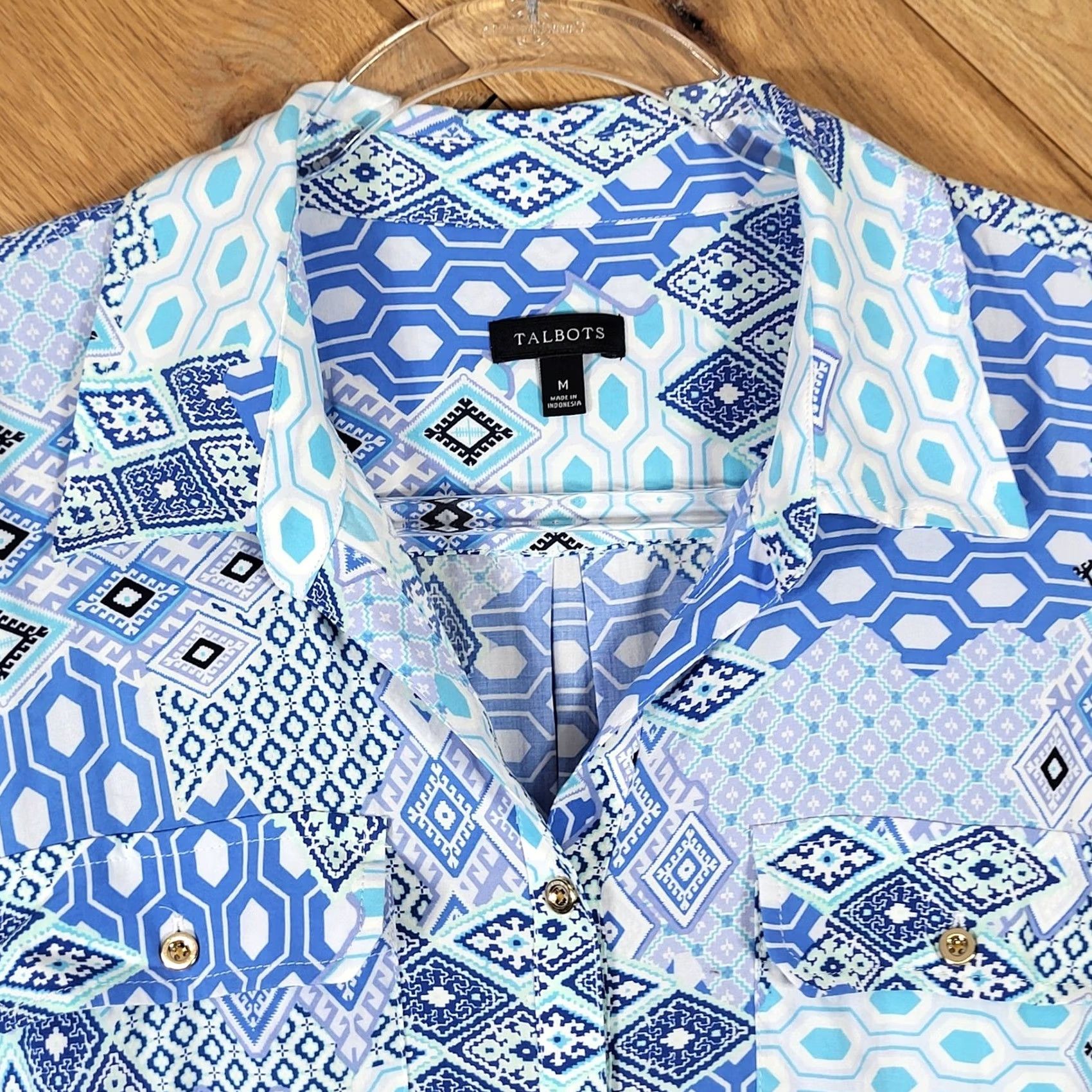 Talbots Talbots Shirt Womens Medium Blue White Geometric Tile Print Roll Down Button Tab Size M / US 6-8 / IT 42-44 - 3 Thumbnail