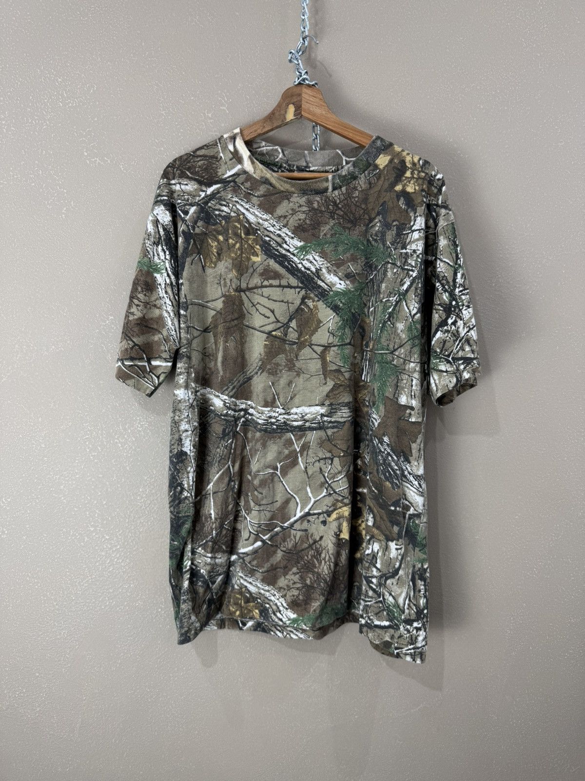 Vintage Vintage 1990s Mossy Oak RealTree T-Shirt Size US XL / EU 56 / 4 - 1 Thumbnail