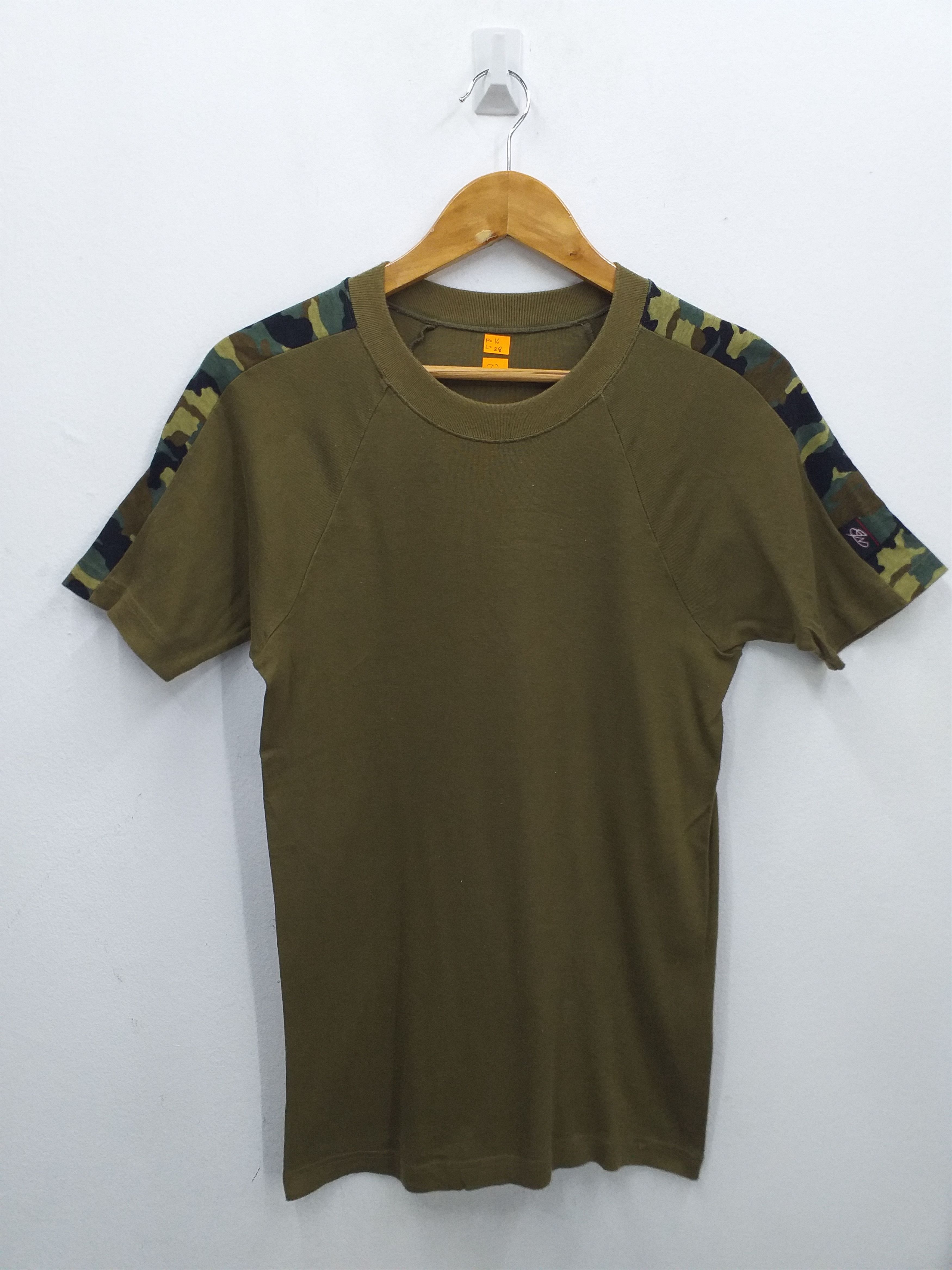Japanese Brand Japanese Brand Camo Nice Design Small T Shirt -C013 Size US S / EU 44-46 / 1 - 1 Thumbnail