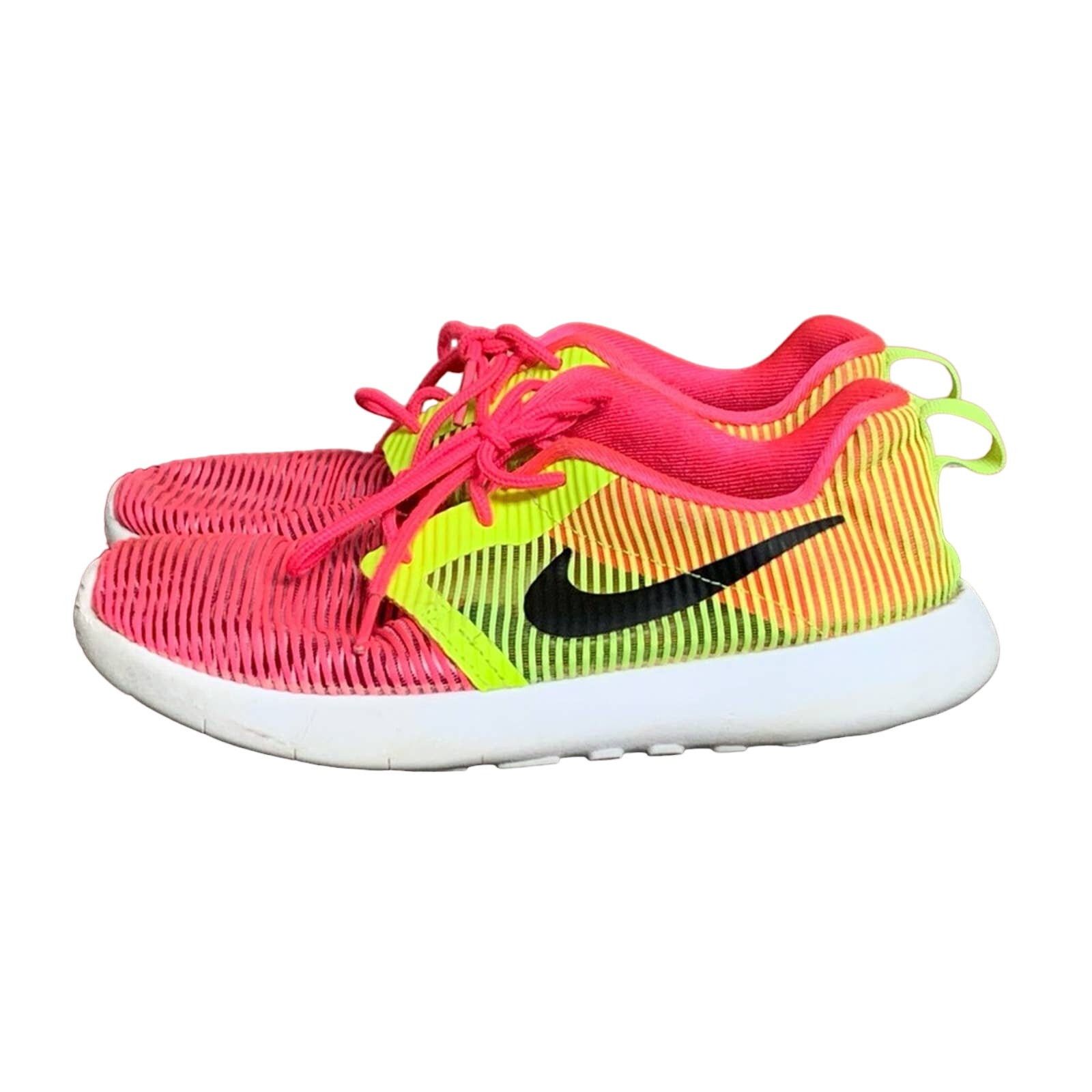 Nike WOMENS NIKE ROSHE ONE FLIGHT ATHLETIC SHOES SIZE 5 NICE Size US 5 / EU 37 - 1 Thumbnail