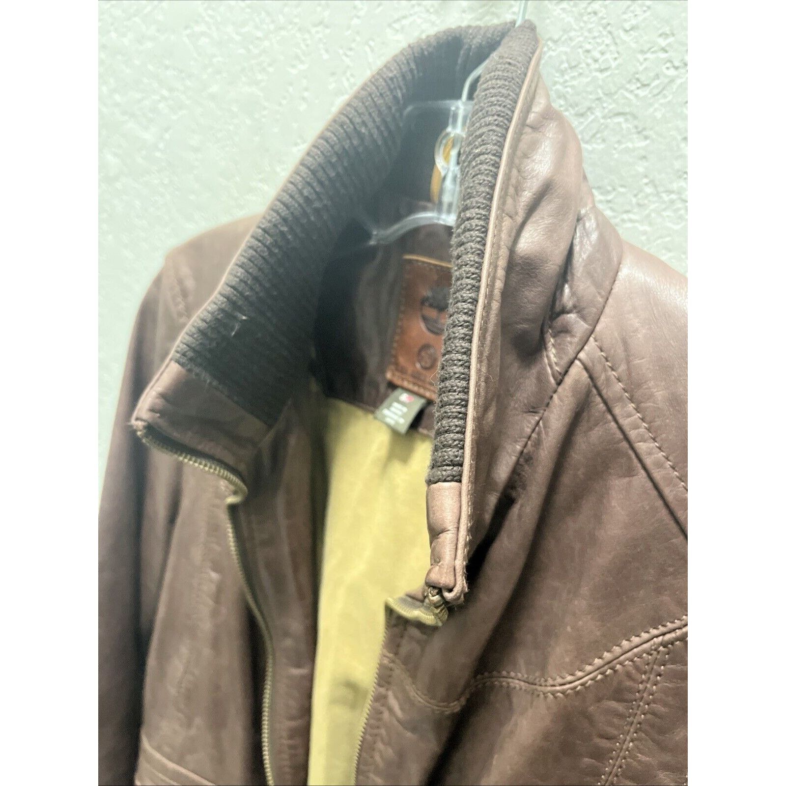 Timberland Timberland Men’s Small Leather Bomber Jacket Brown Ribbed Size US S / EU 44-46 / 1 - 12 Thumbnail