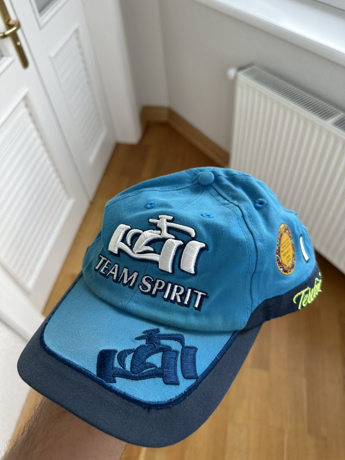 Formula 1 Renault F1 World Champions Cap 2005-2006 Team Spirit Size ONE SIZE - 3 Thumbnail