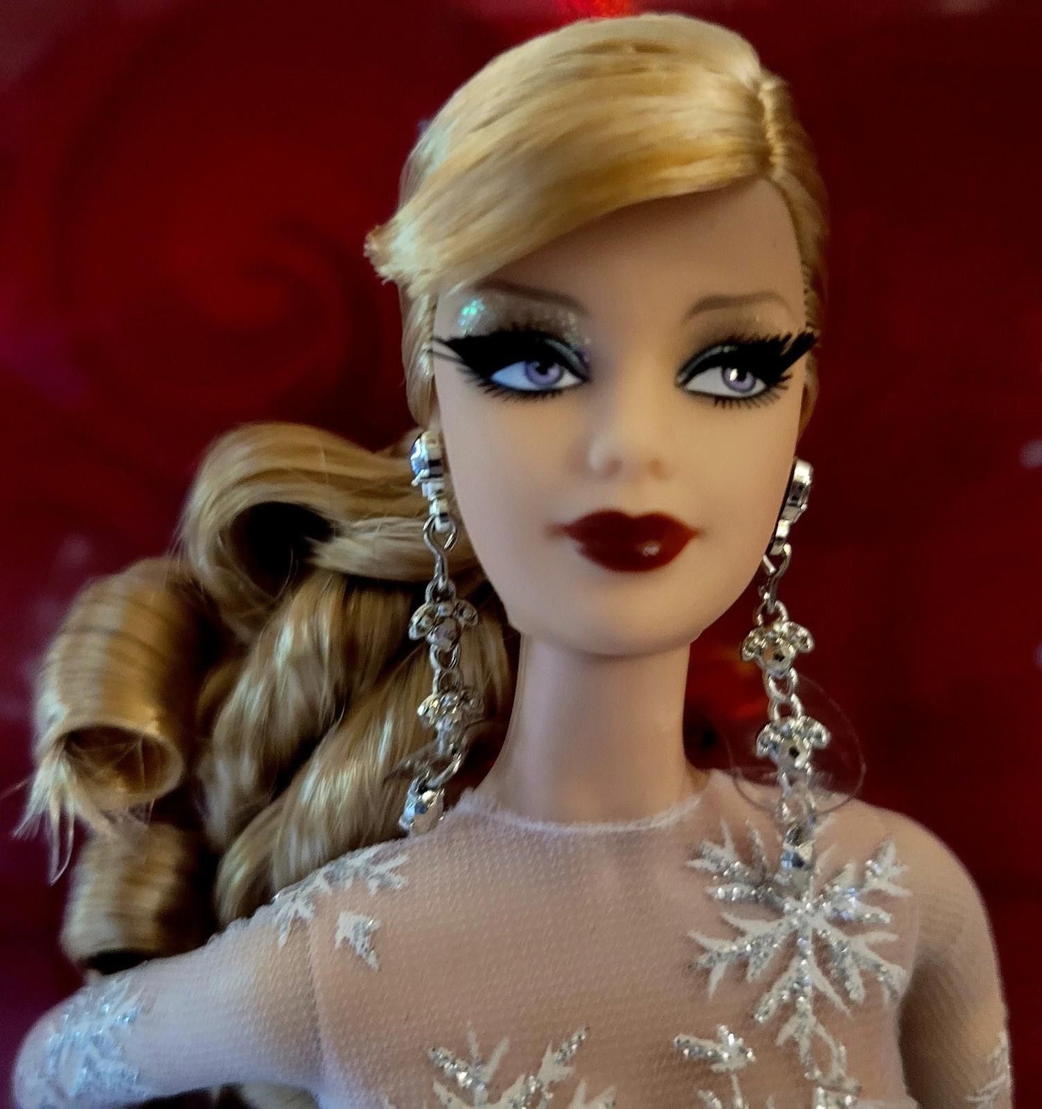 Designer 2008 Holiday Barbie Celebrating 20 Years Of Holidays Size ONE SIZE - 6 Thumbnail