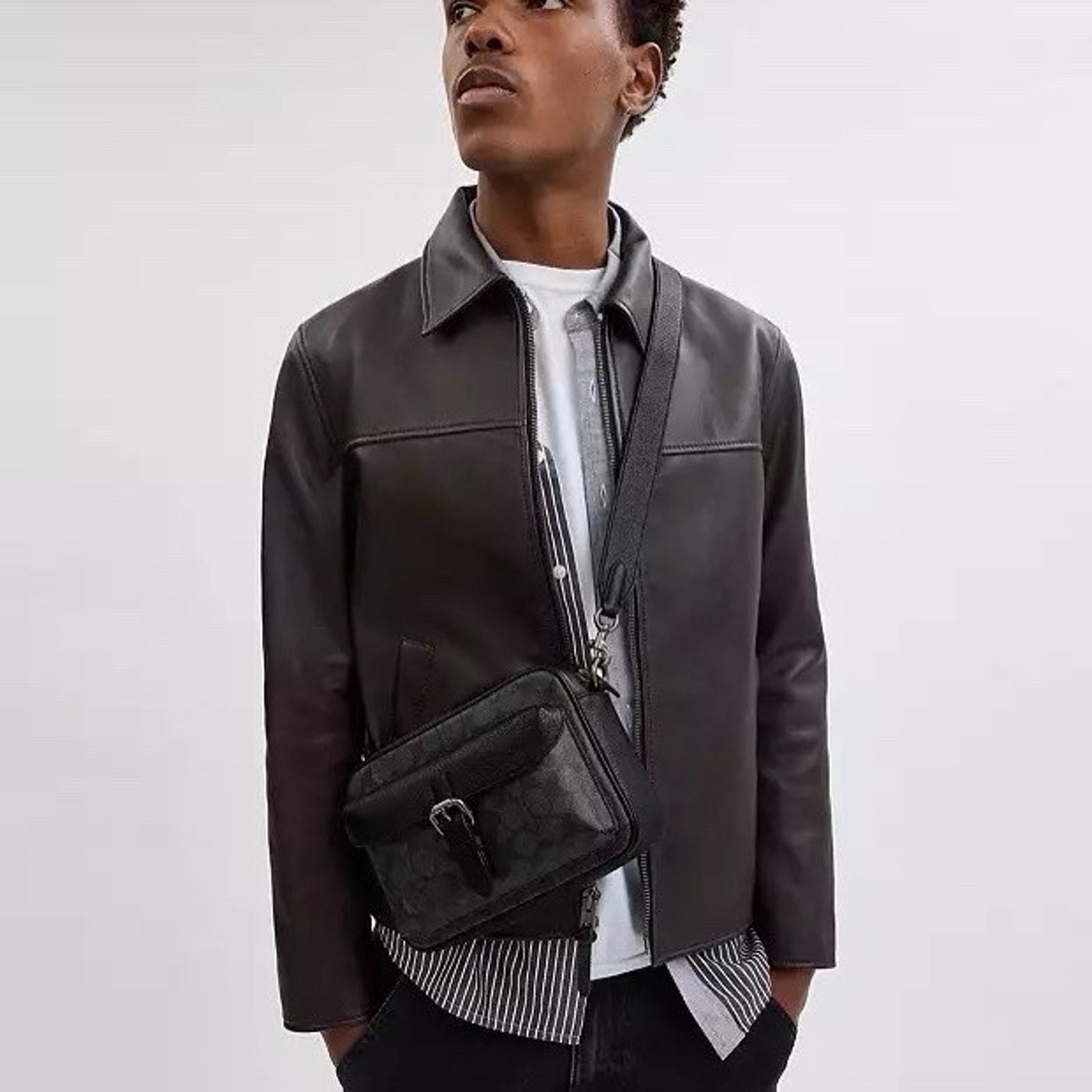 Coach NWT COACH MEN'S Warner Crossbody Bag CW217 Charcoal/Black Size ONE SIZE - 8 Thumbnail
