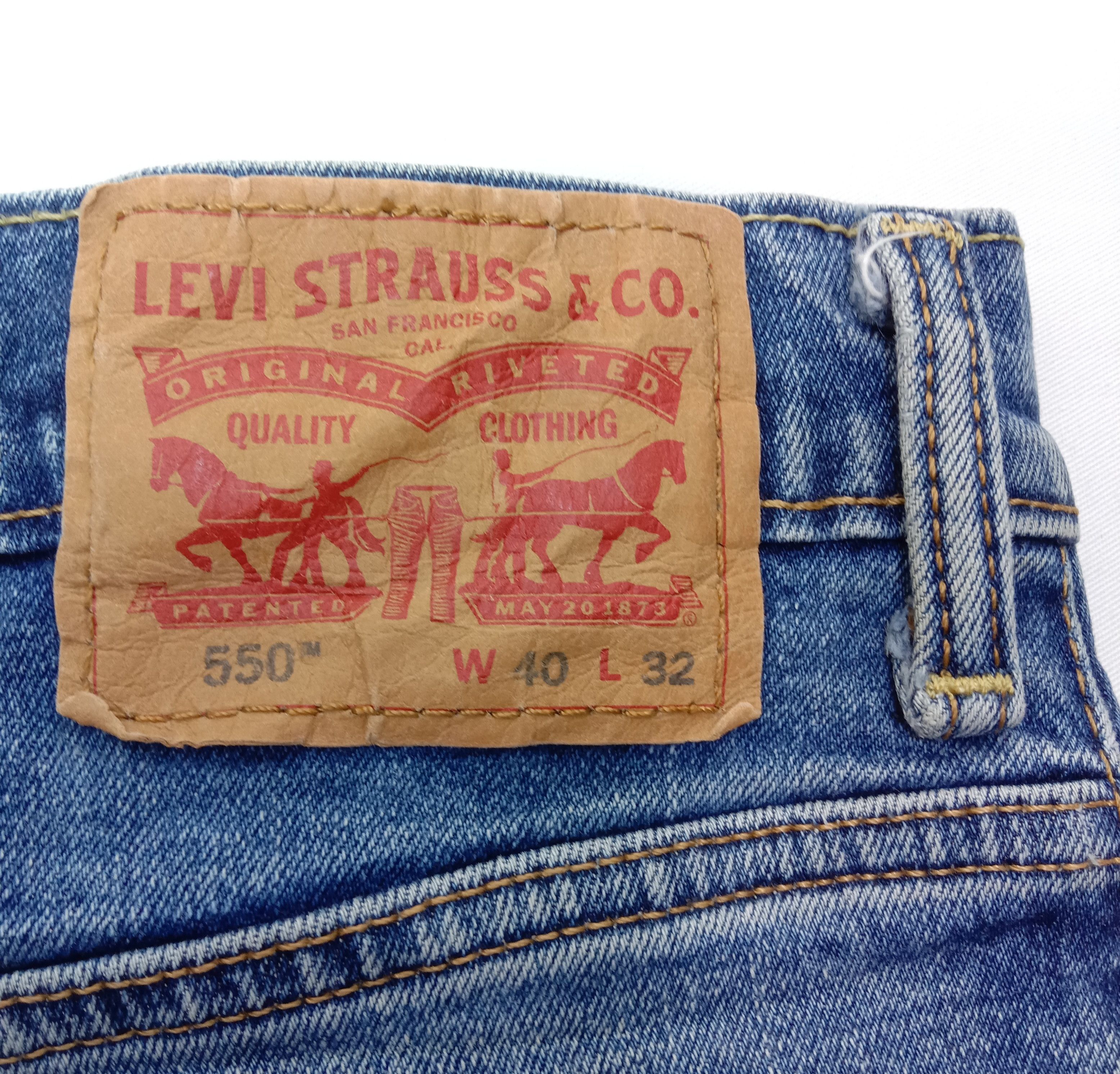 Levi's Vintage Levi's 550 Jeans Blue Wash Relaxed Fit Denim Size US 39 - 14 Thumbnail