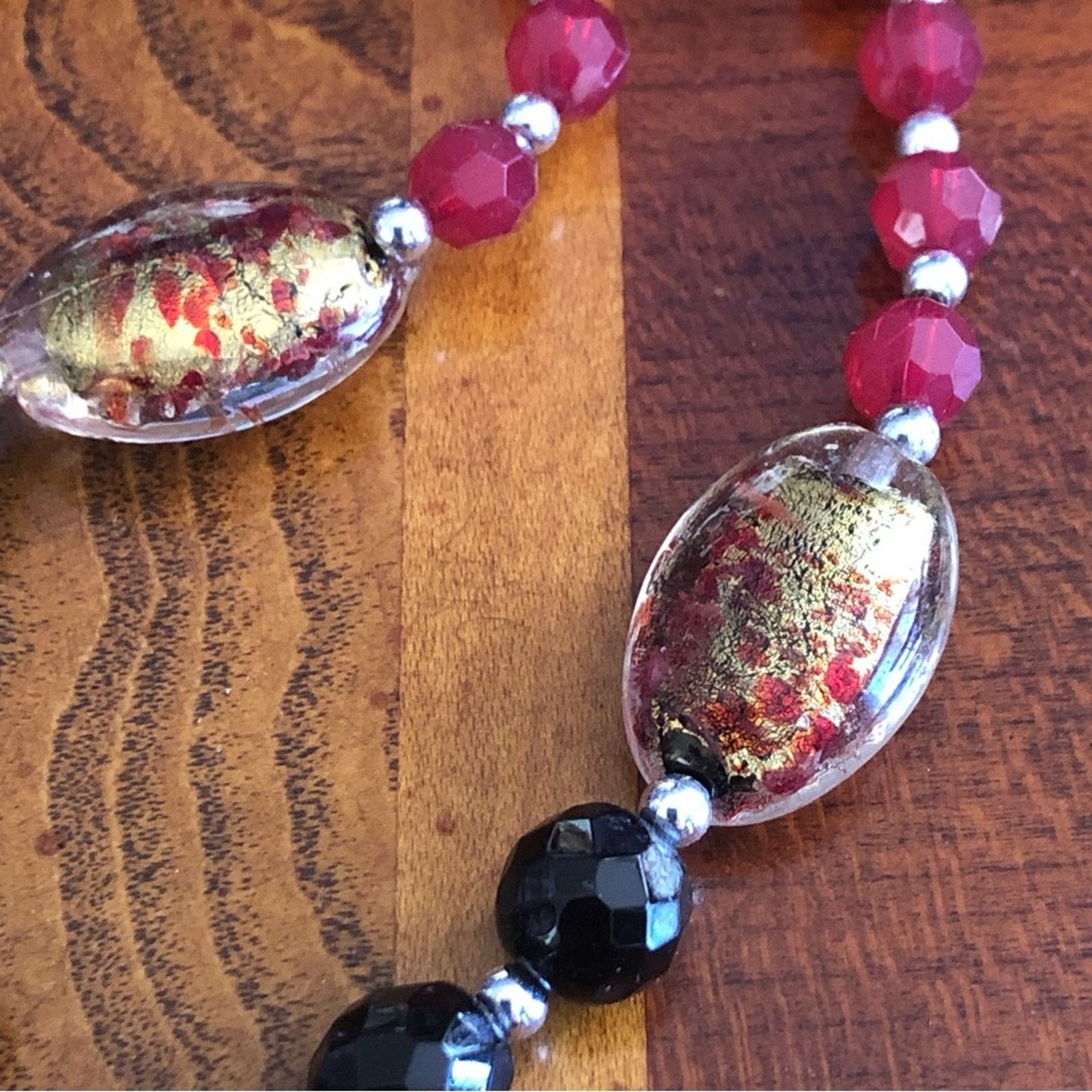 Handmade Handcrafted faceted glass and acrylic bead necklace Size ONE SIZE - 8 Thumbnail