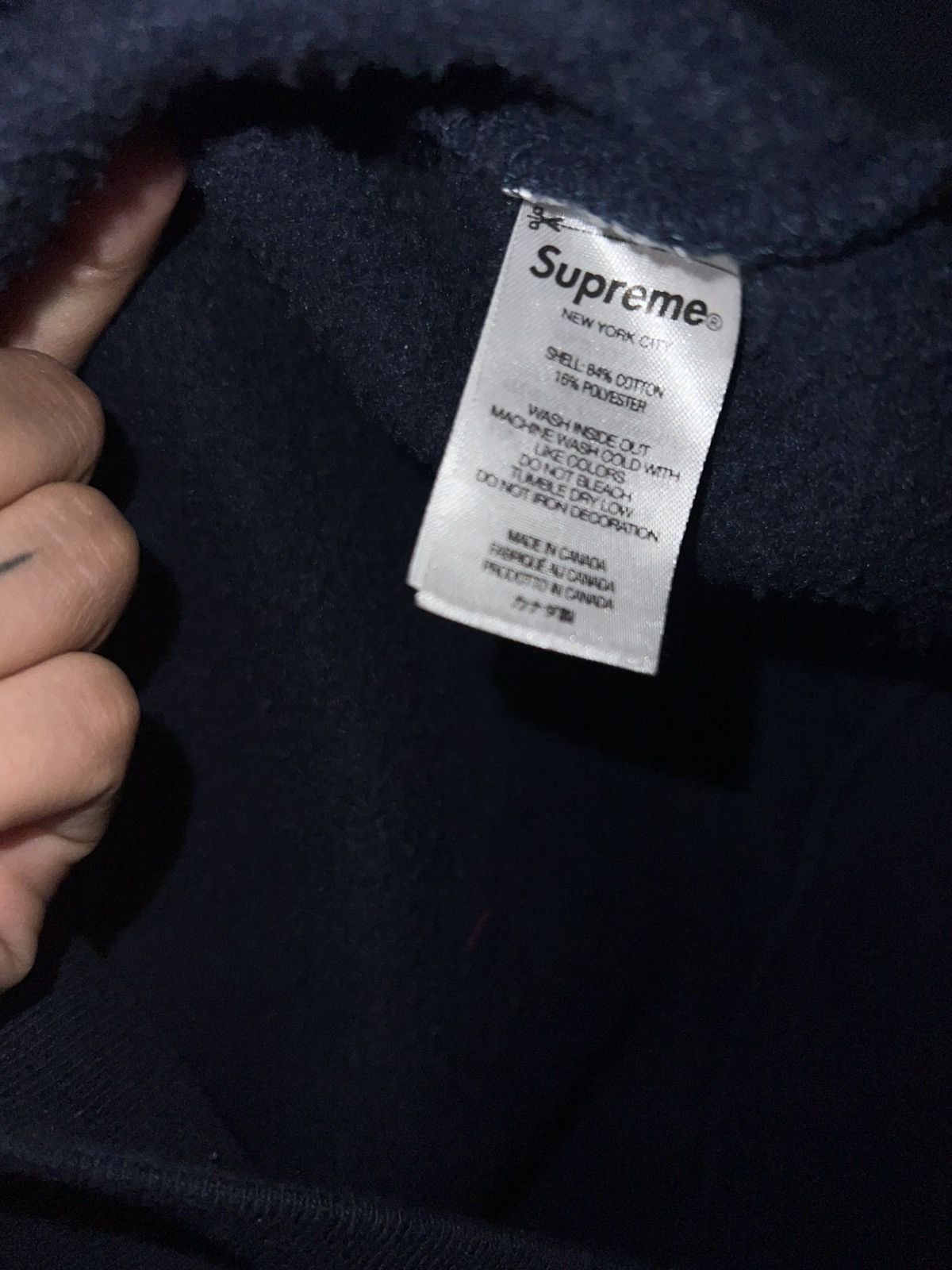 Supreme Navy blue supreme hoodie fw22 tag Size US M / EU 48-50 / 2 - 5 Thumbnail