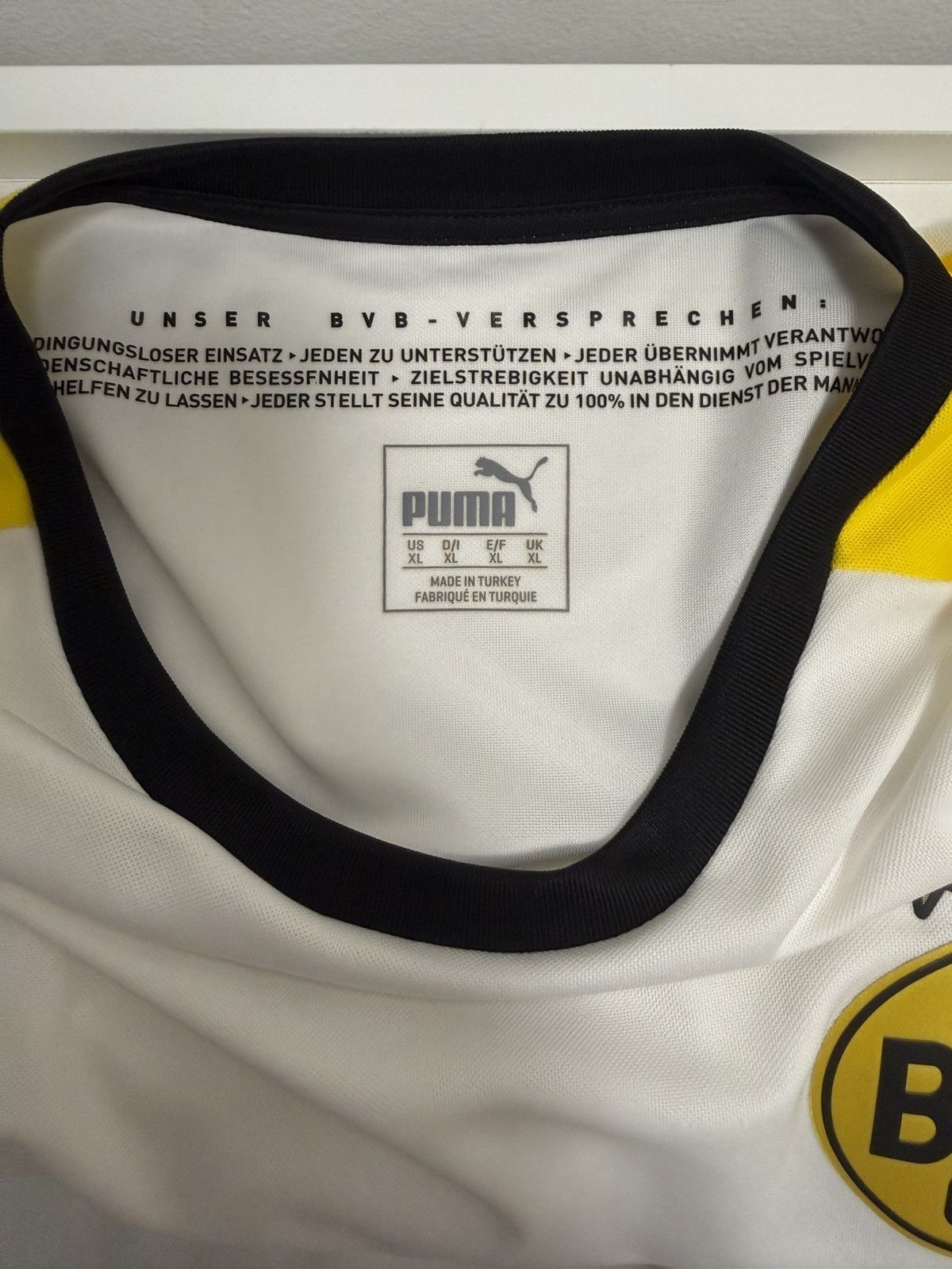 Puma Puma Borussia Dortmund Men's 3rd Jersey 15/16 Size US XL / EU 56 / 4 - 3 Thumbnail