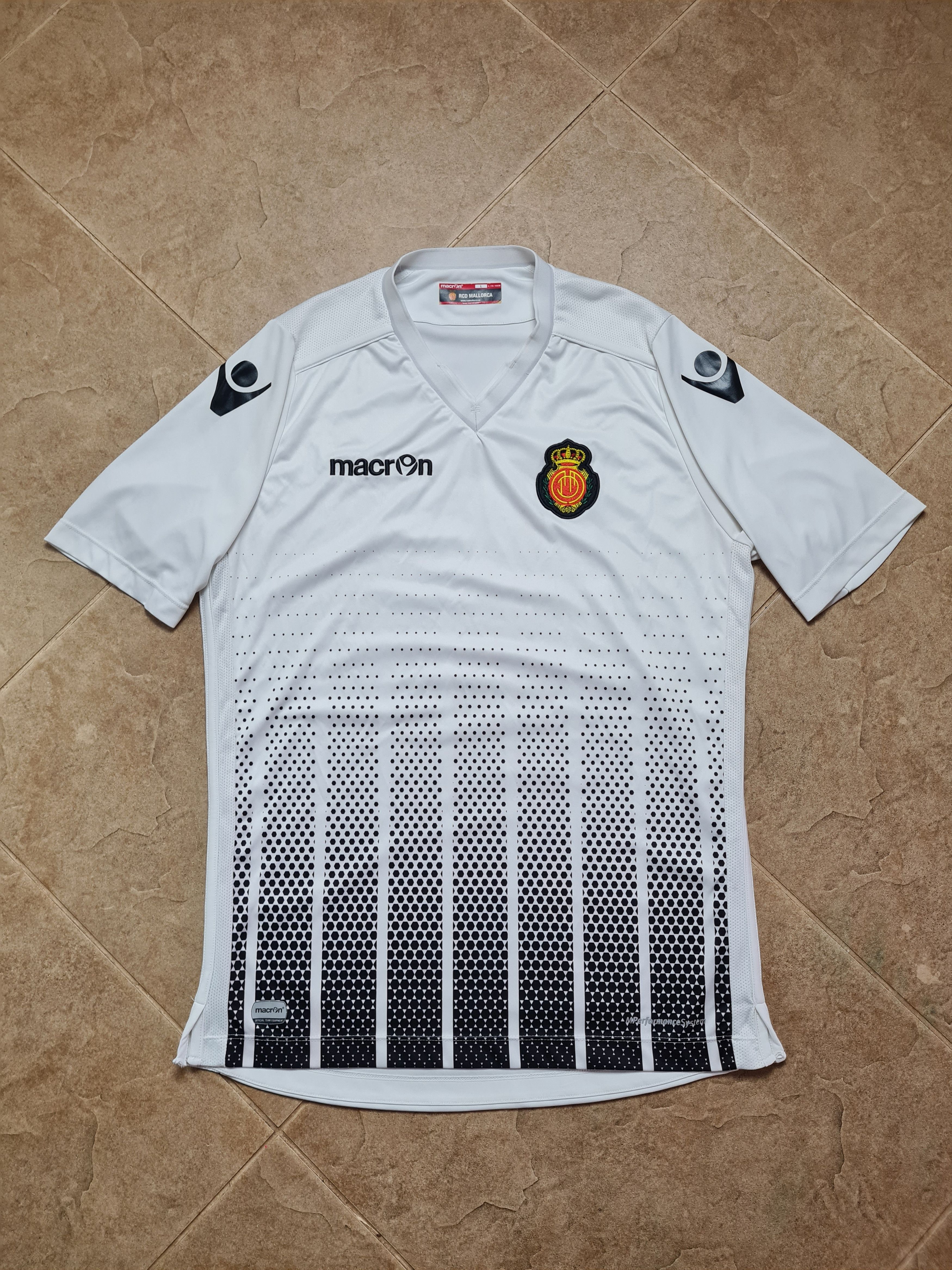 Macron MACRON WHITE REAL MALLORKA 2015/2016 AWAY FOOTBALL SHIRT Size US L / EU 52-54 / 3 - 5 Thumbnail
