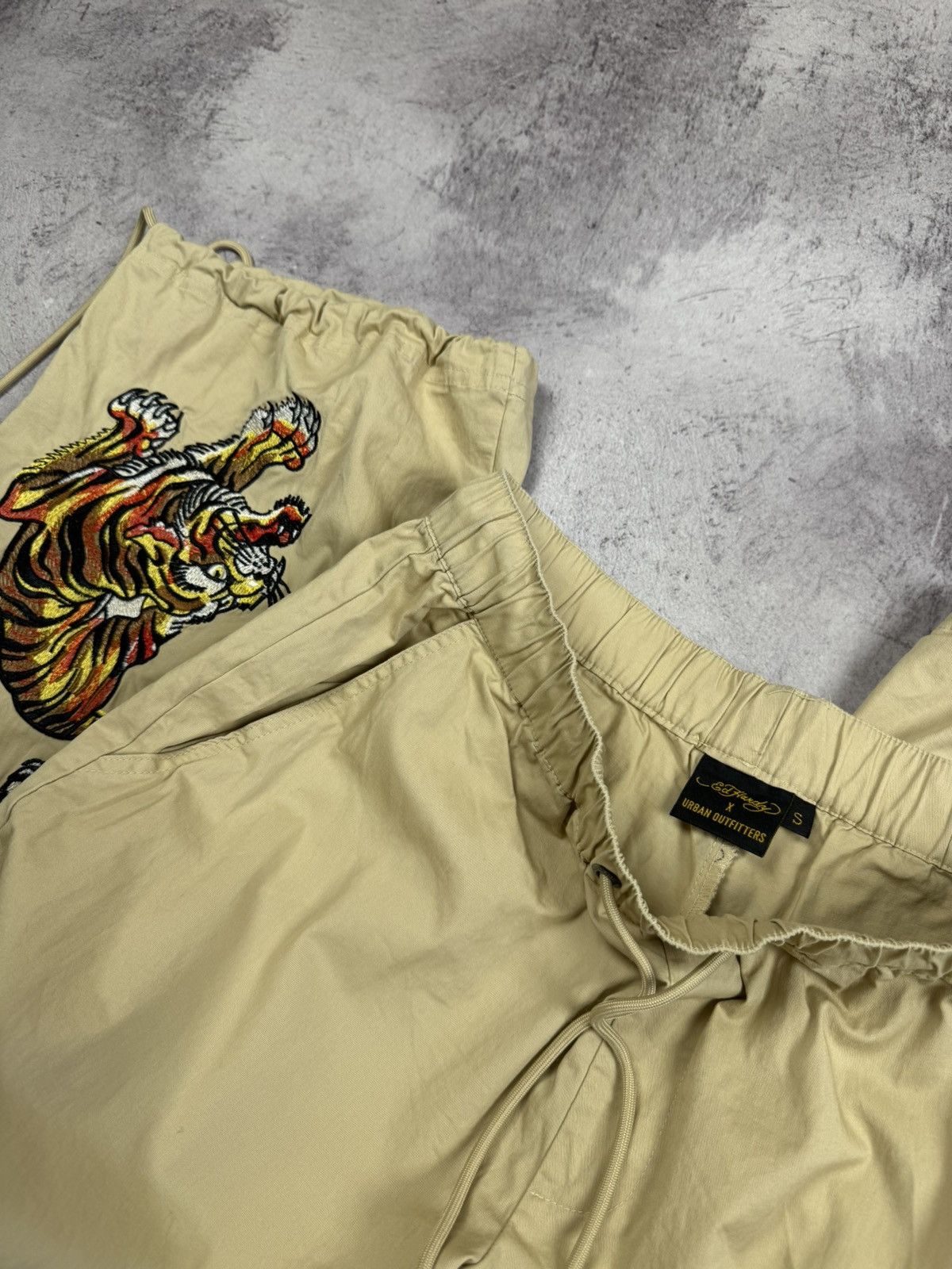 Ed Hardy Ed Hardy Urban Outfitters Embroidered Logo Cargo Size US 31 - 4 Thumbnail