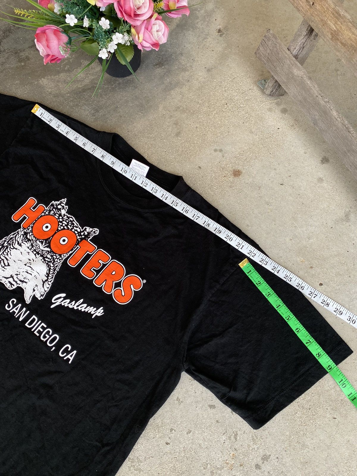 Other Vintage 90s Hooters Orlando Delightfully Graphic Tacky Tee Size US XL / EU 56 / 4 - 9 Thumbnail