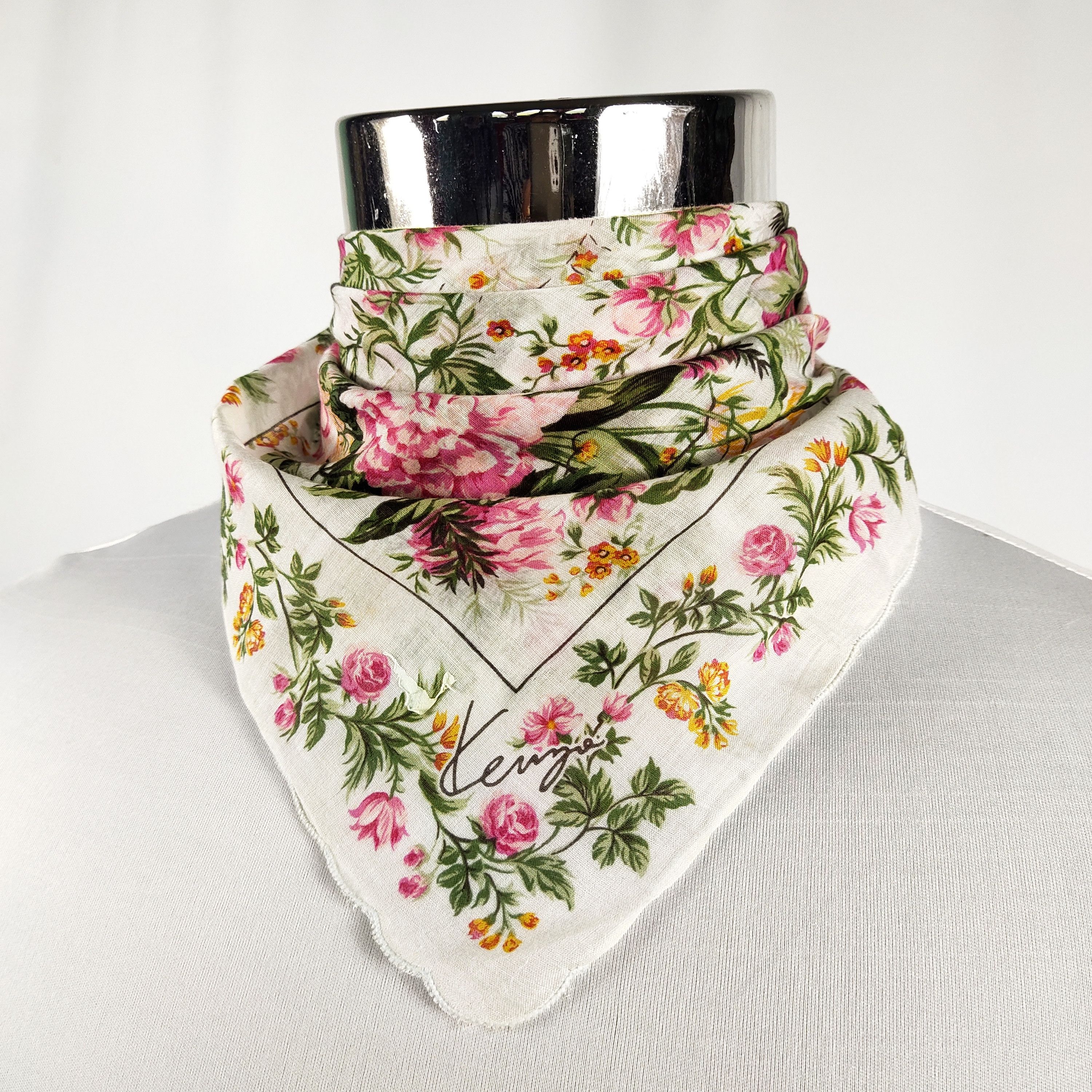 Kenzo × Vintage Kenzo Handkerchief / Neckerchief / Bandana FZ586 Size ONE SIZE - 1 Thumbnail