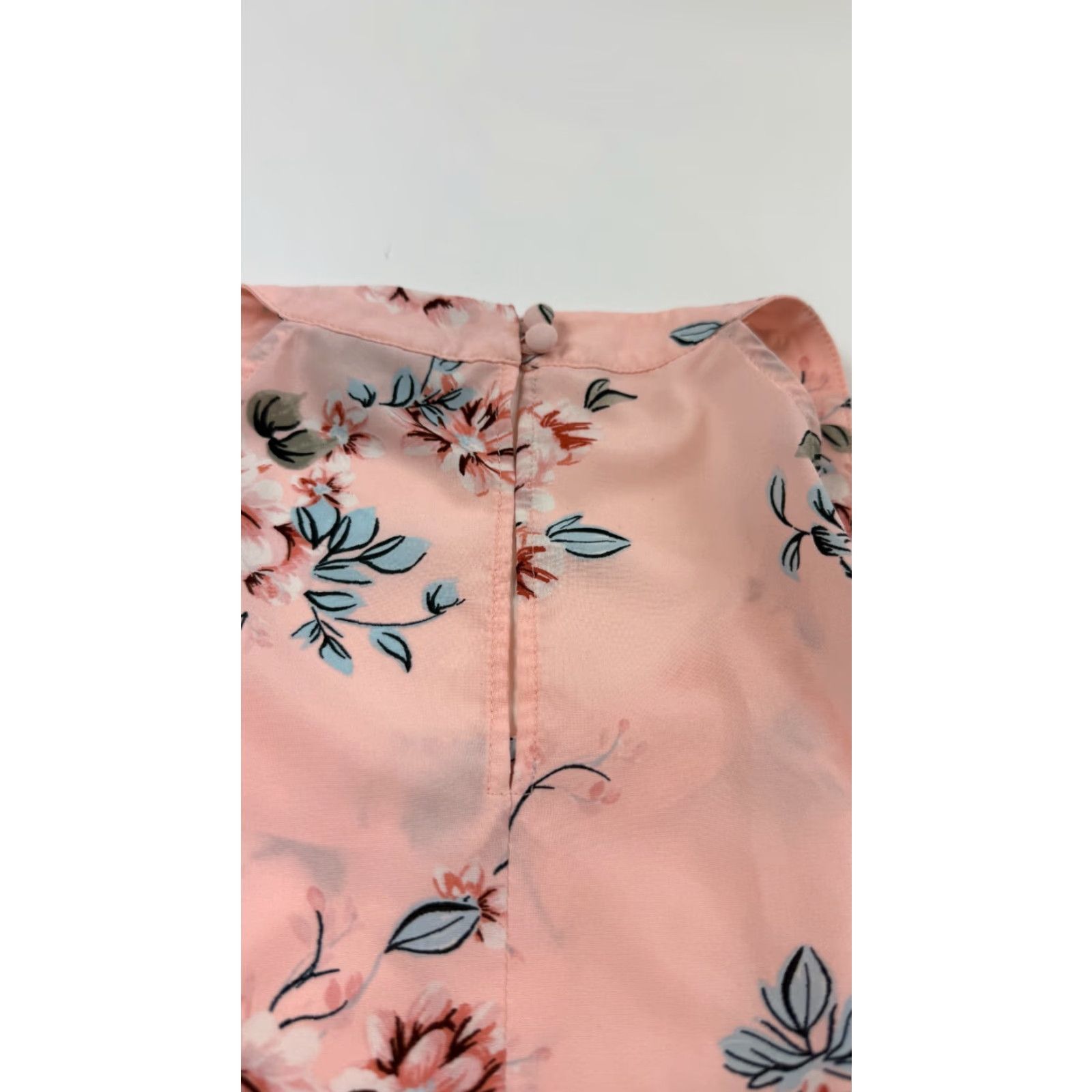 Torrid Torrid Womens Pink Blouse Floral Sleeveless Halter Sharkbite Hem Top 00 Sleeveless Casual Polyester Shirt Size XXS / US 00 / IT 34 - 6 Thumbnail