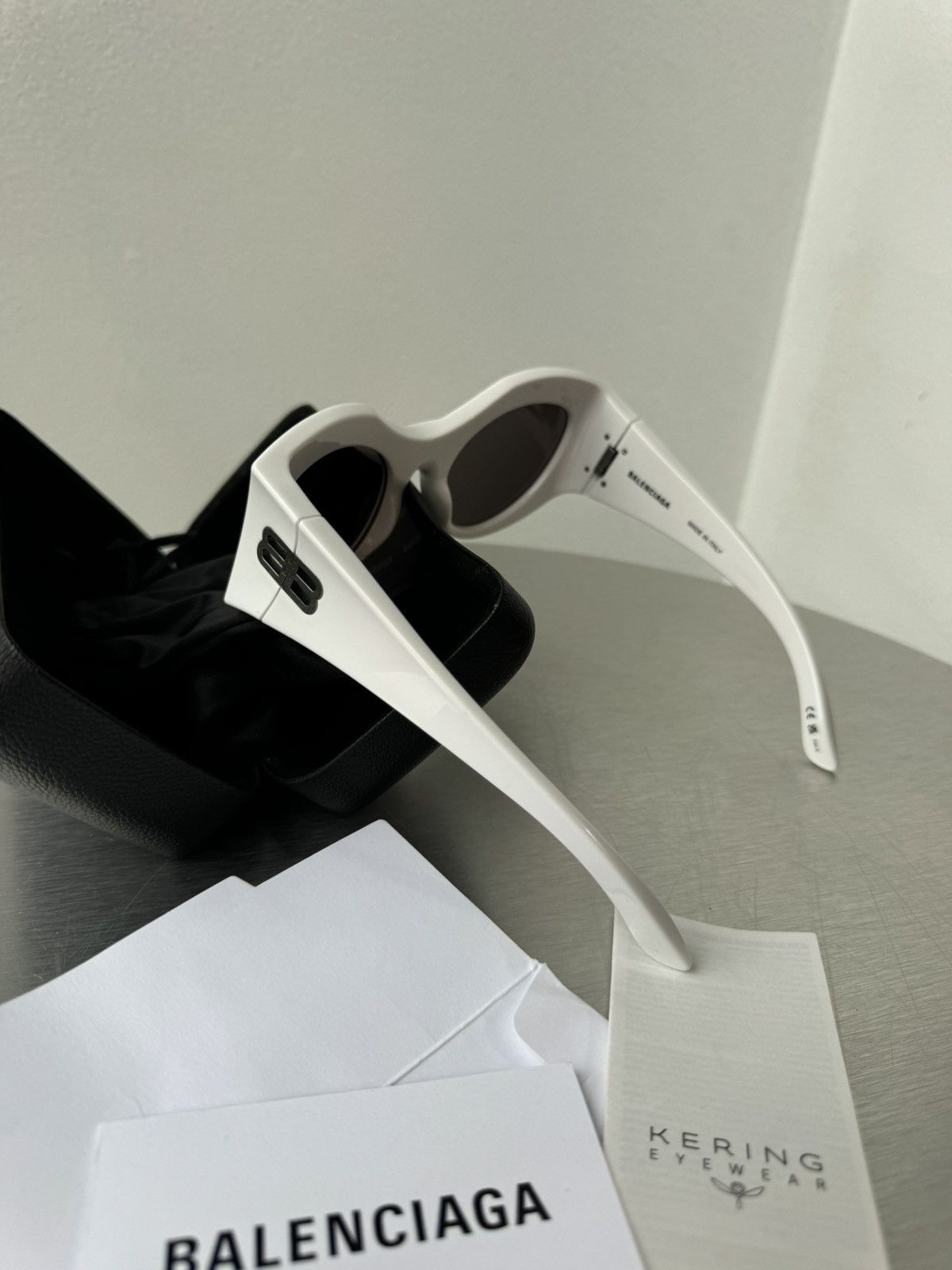Balenciaga Balenciaga Hourglass white sunglasses Size ONE SIZE - 4 Thumbnail