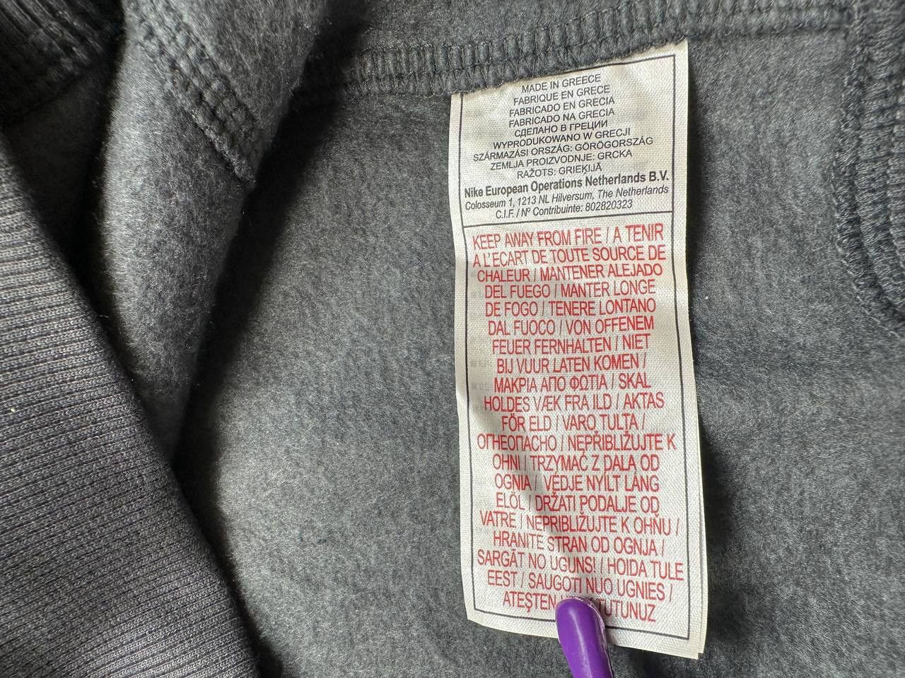 Nike Vintage Nike Sweatshirt, Size M – Classic 90s Sportswear Size US M / EU 48-50 / 2 - 5 Thumbnail