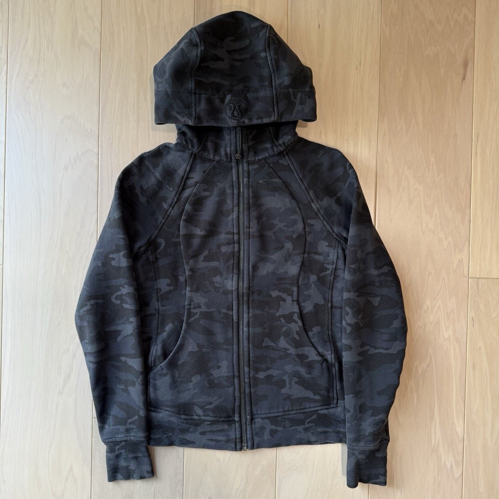 Lululemon Lululemon Scuba Hoodie 6 Black Camo Full Zip Jacket Workout Size M / US 6-8 / IT 42-44 - 2 Thumbnail