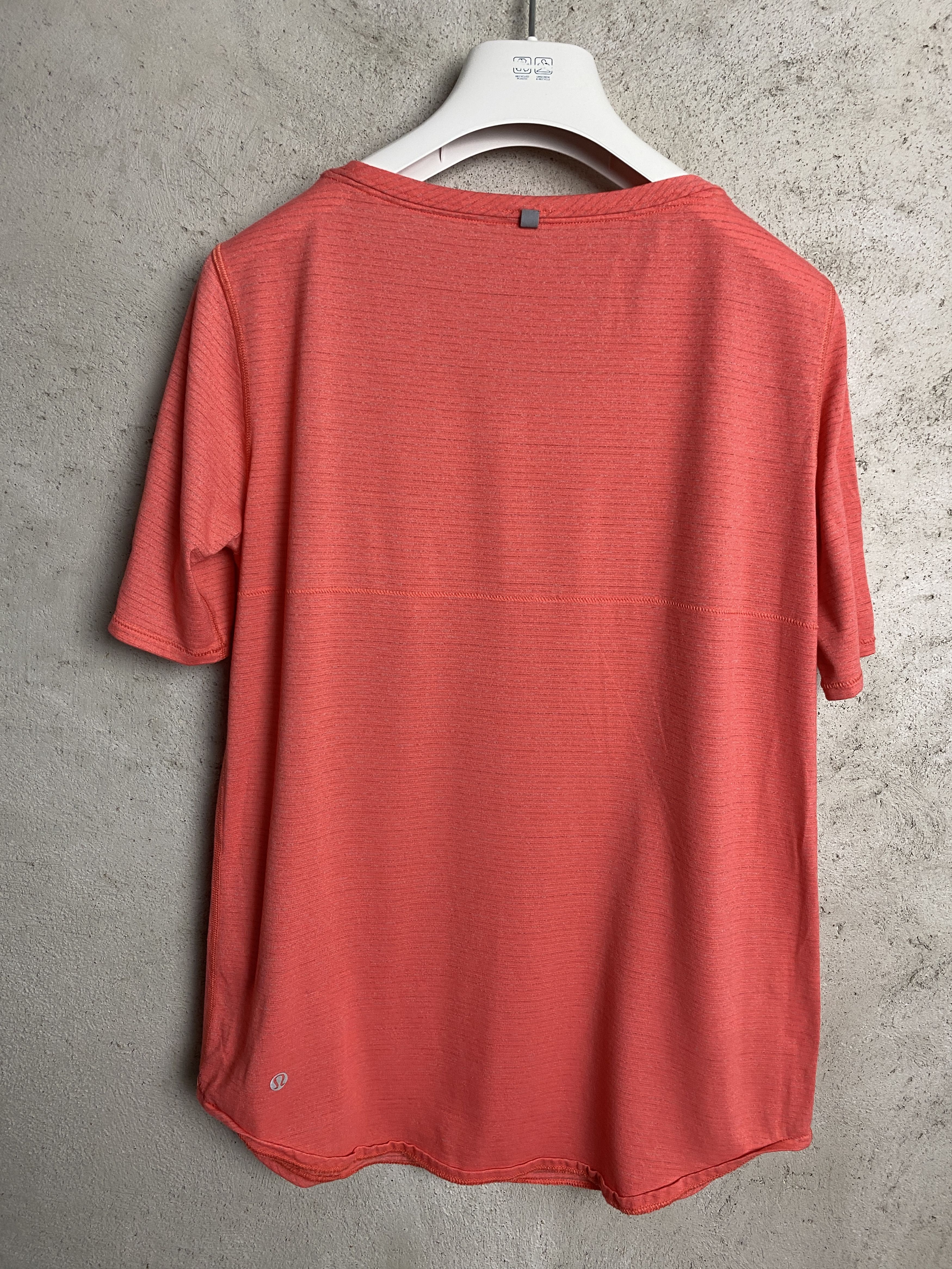 Lululemon Lululemon Run Away Leopard t-shirt tee gym yoga pilates Size M / US 6-8 / IT 42-44 - 3 Thumbnail