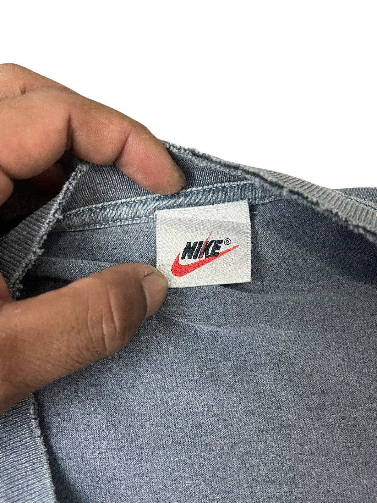 Nike Vintage Nike Swoosh Faded Tshirt Big Logo USA Streetwear Size US L / EU 52-54 / 3 - 7 Thumbnail