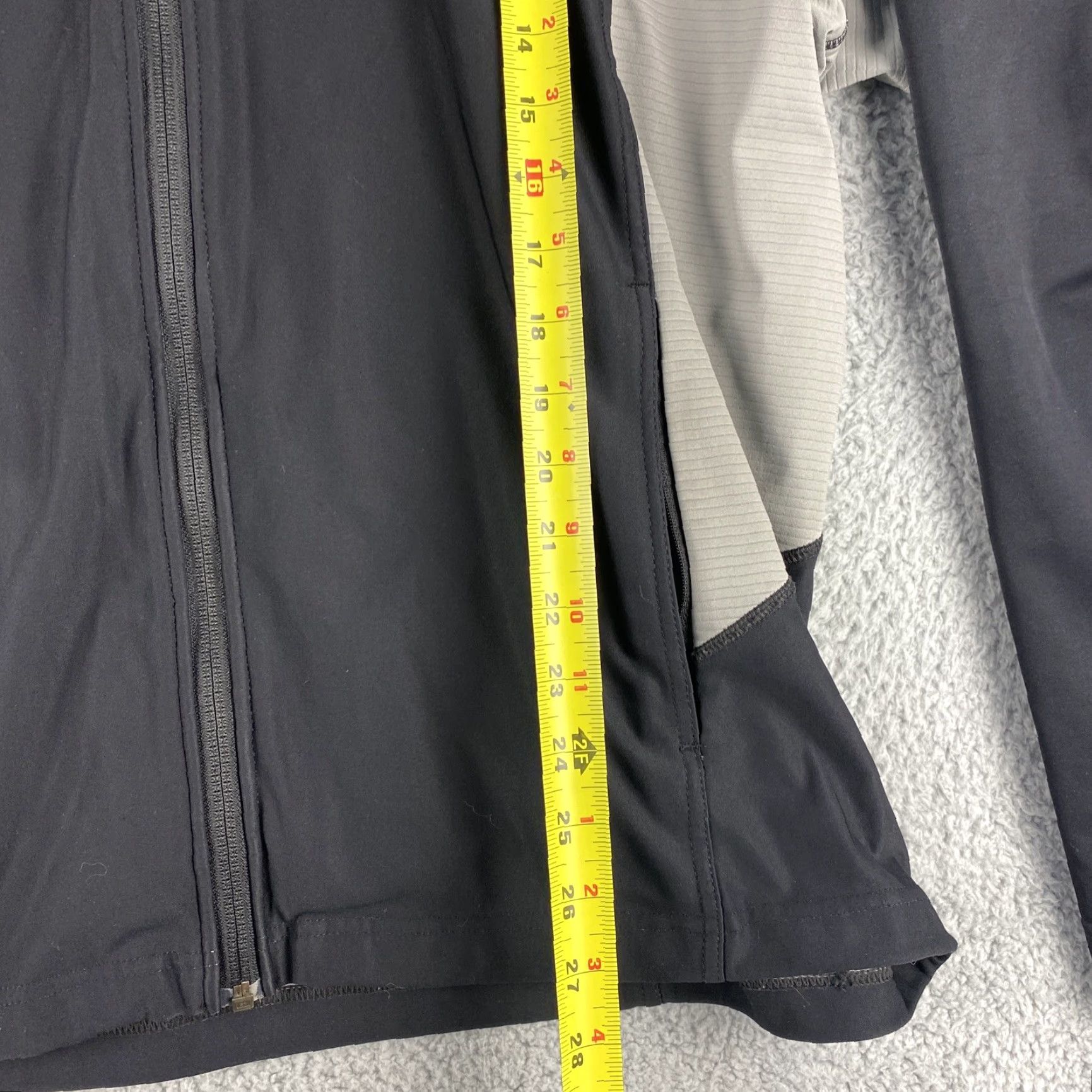Marmot Marmot Jacket Mens XL Black Windbreaker Full Zip Lightweight Long Sleeve Casual Regular Size Type: XL Men Size US XL / EU 56 / 4 - 5 Thumbnail
