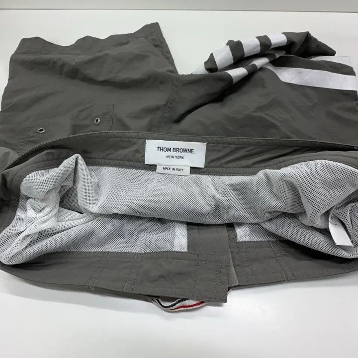 Thom Browne Thom Browne Waterproof Casual Shorts for Men -2507 Size US 26 / EU 42 - 3 Thumbnail