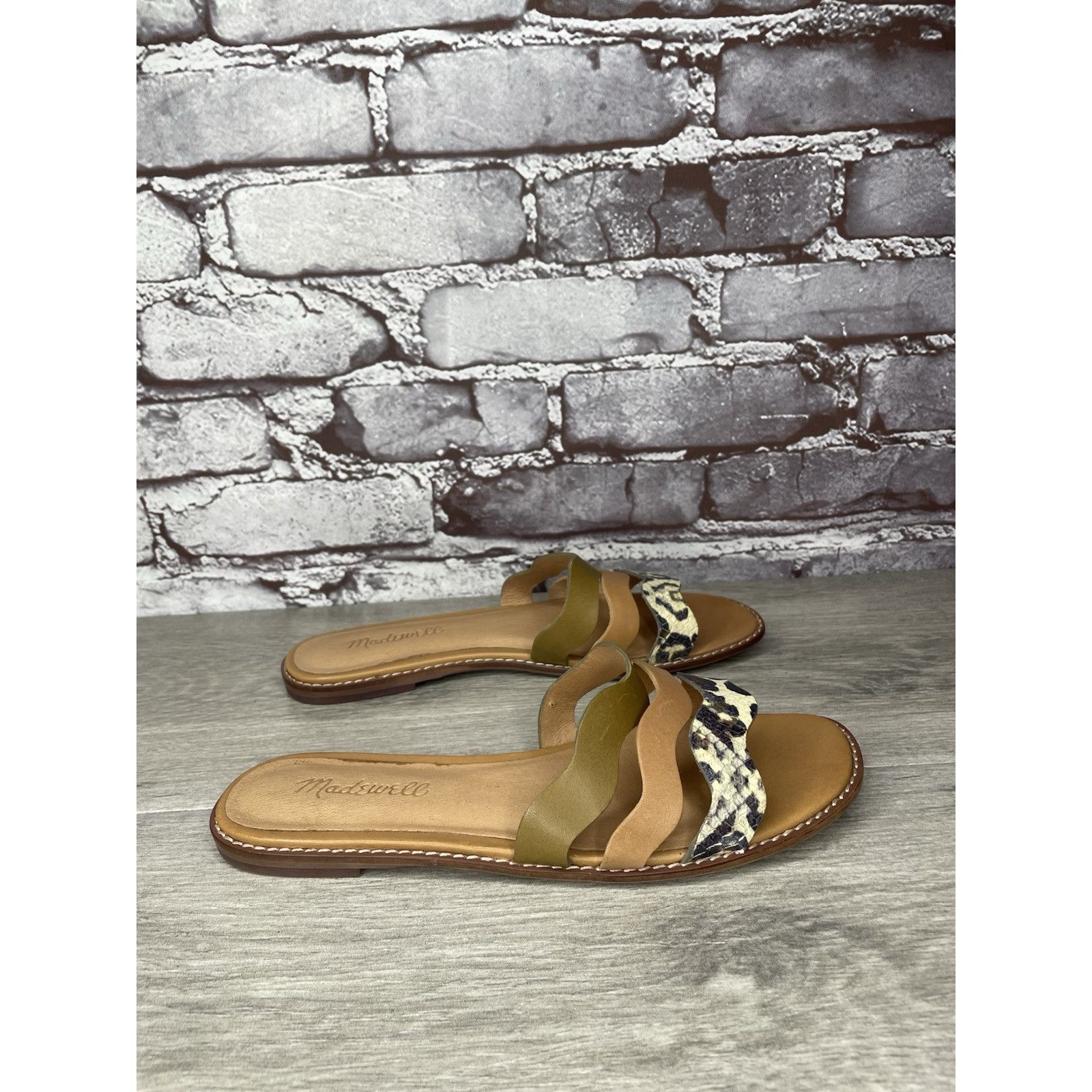 Madewell Madewell Brown Green Wavy Snake Embossed Leather Slides Flat Size US 6.5 / IT 36.5 - 14 Thumbnail
