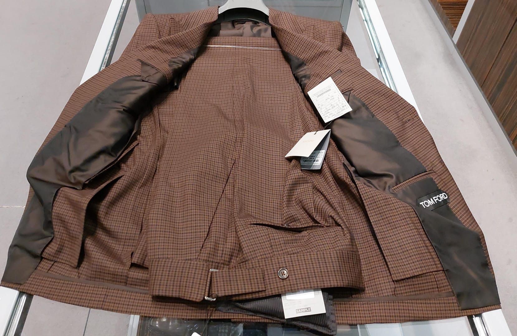 Tom Ford o1loc1c0724 Atticus Suit in Brown Black Size US S / EU 44-46 / 1 - 3 Thumbnail