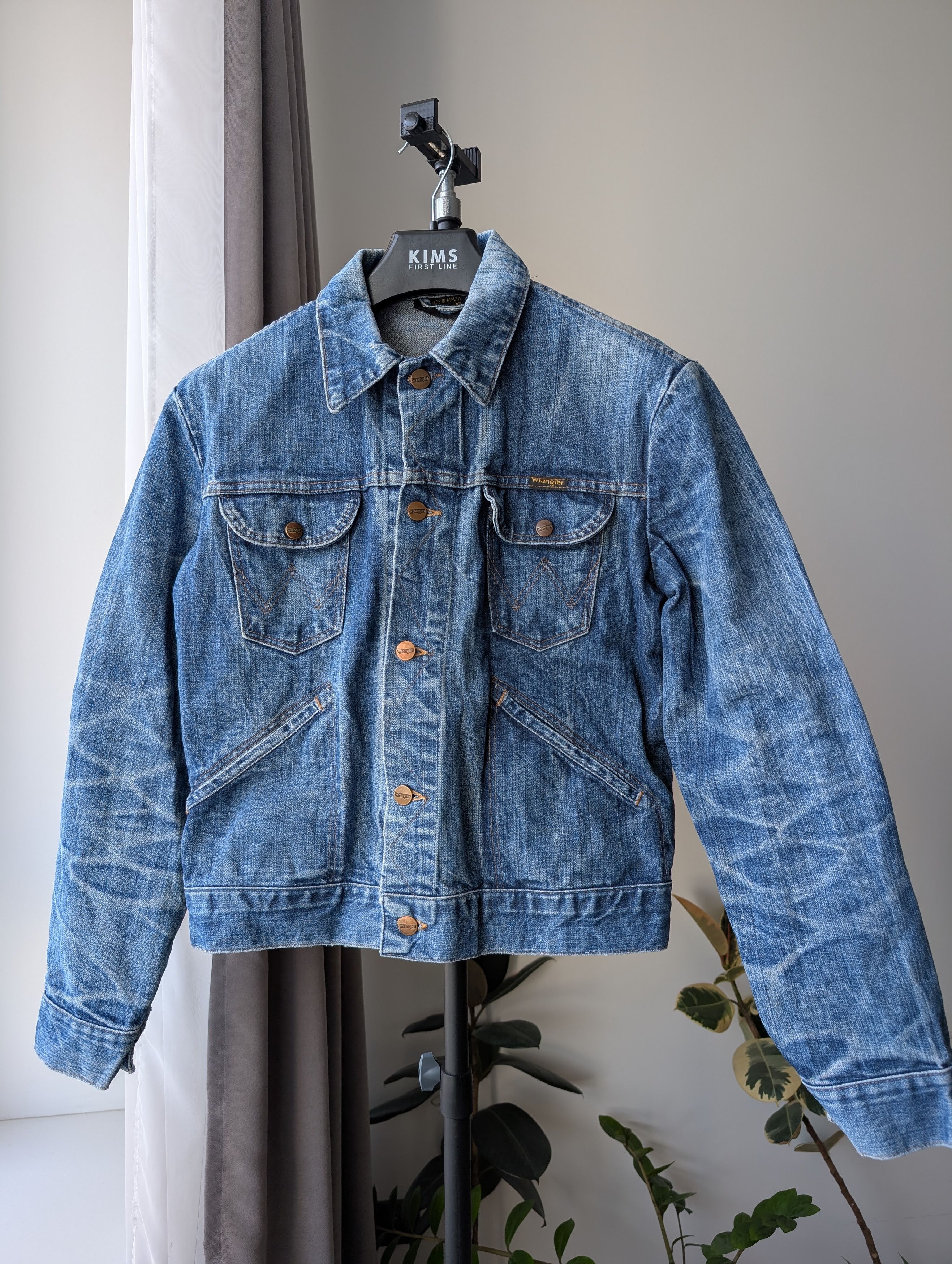 Wrangler Vintage Distressed Faded Denim Jacket Size M / US 6-8 / IT 42-44 - 1 Thumbnail