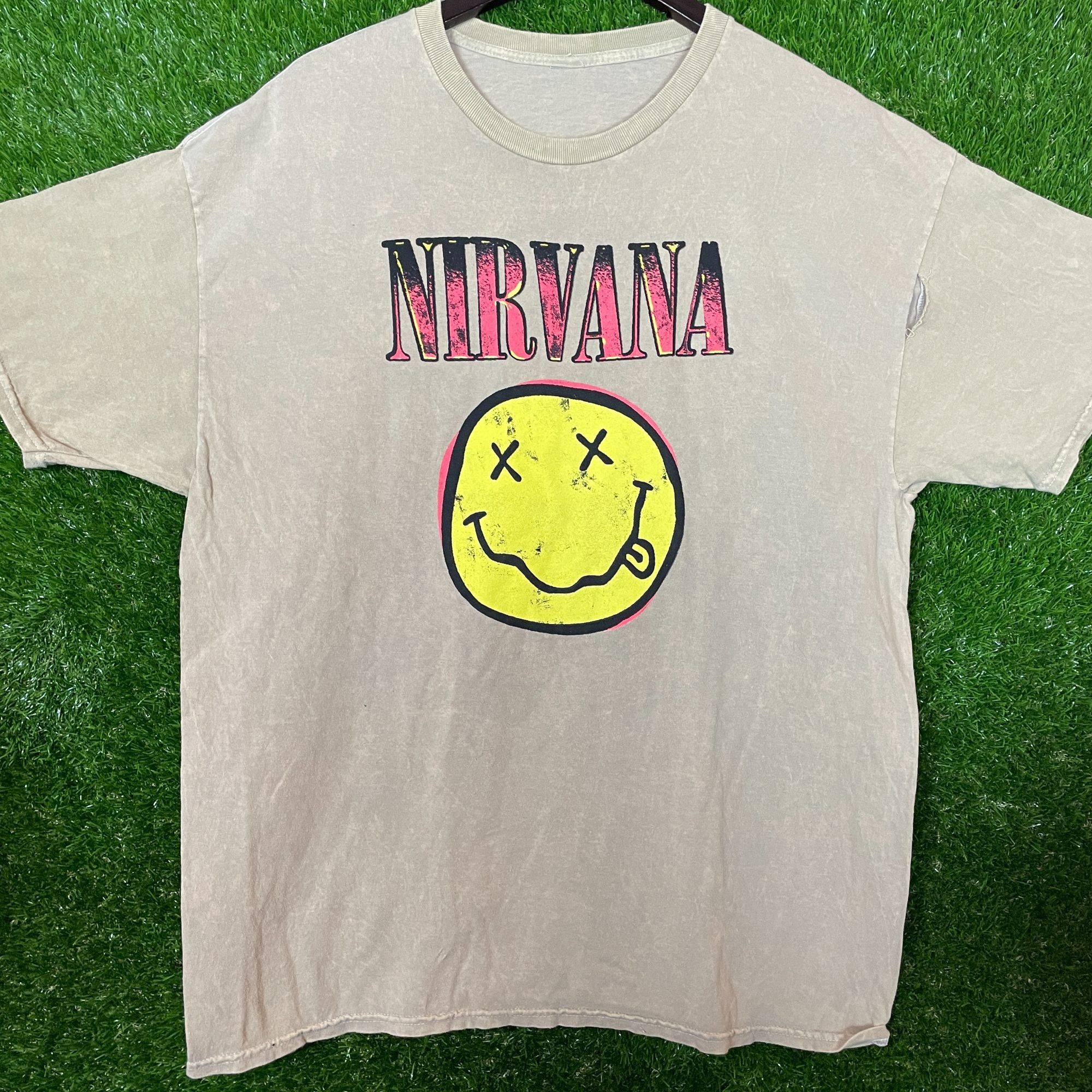 Nirvana Nirvana Vintage Style Rock T-shirt, Classic Smiley Logo size Size US L / EU 52-54 / 3 - 1 Thumbnail