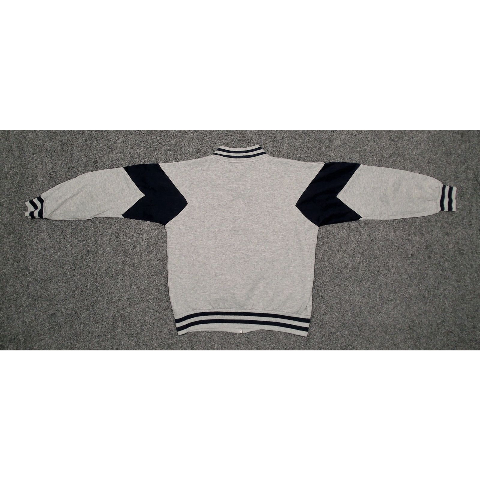 Vintage VTG Streetwear 1980s Royal Knight Chevron Boxy Track Jacket Size US M / EU 48-50 / 2 - 6 Thumbnail